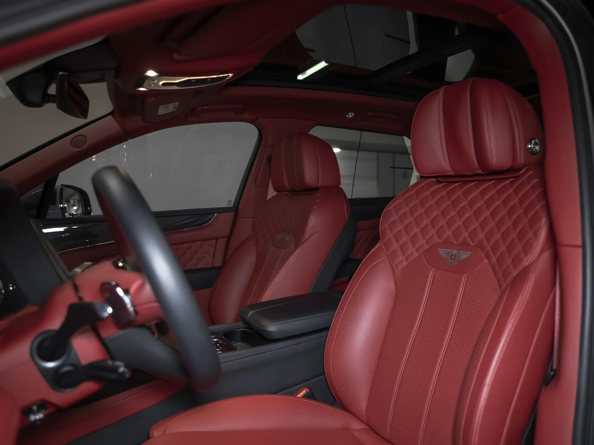 Bentley Bentayga, I Рестайлинг, 2020 купить в салоне Million Miles