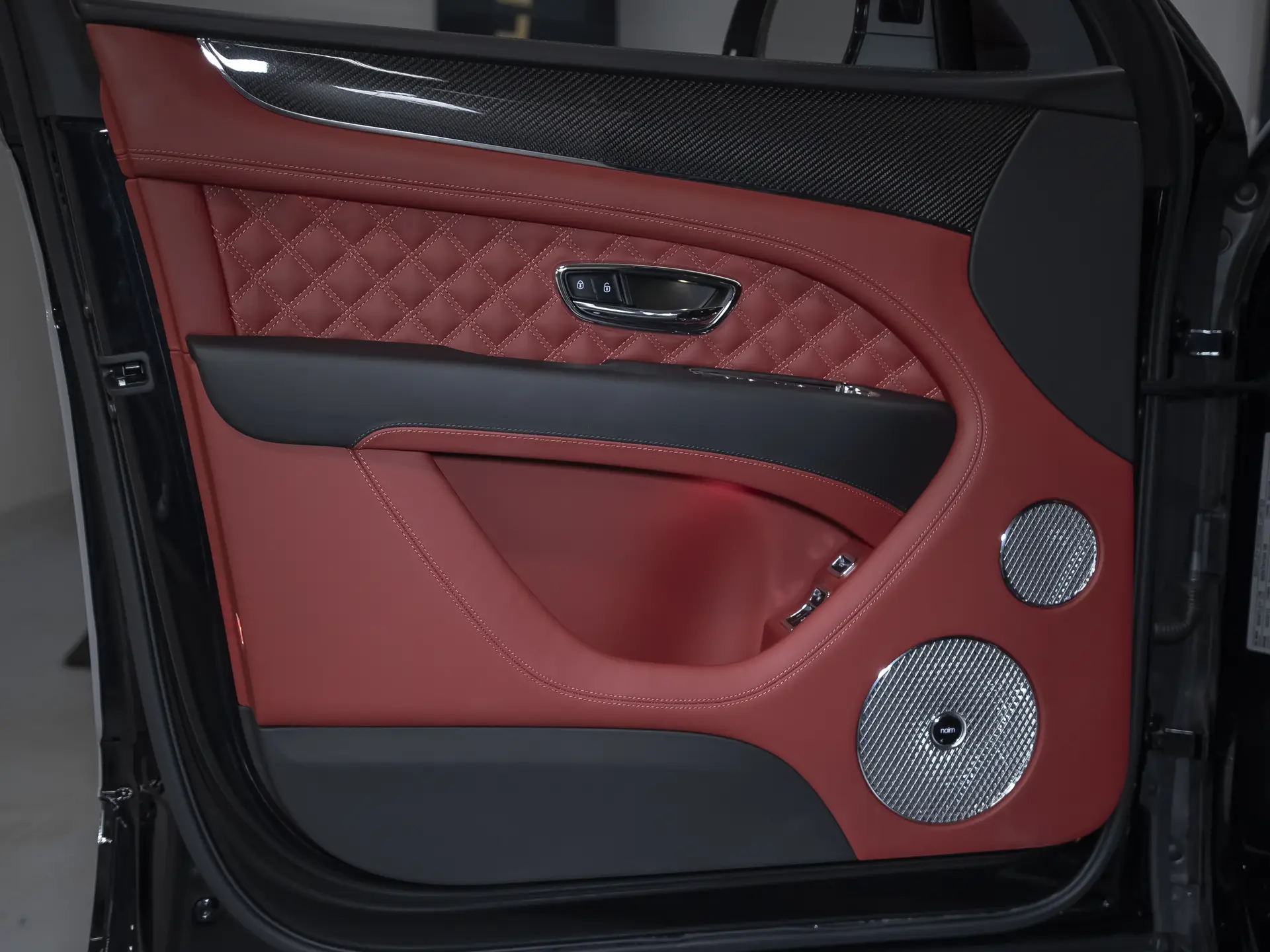 Bentley Bentayga, I Рестайлинг, 2020 купить в салоне Million Miles