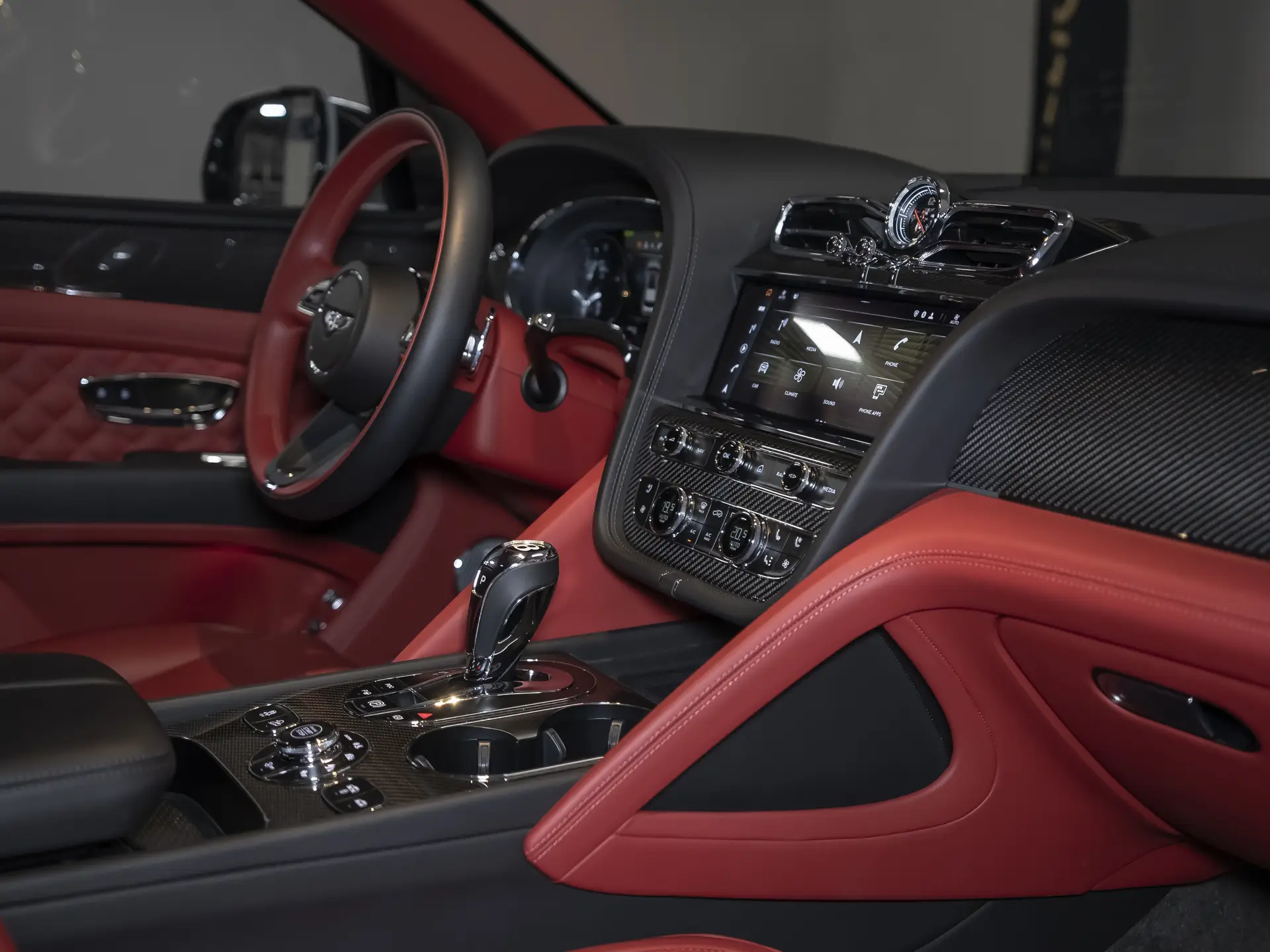 Bentley Bentayga, I Рестайлинг, 2020 купить в салоне Million Miles