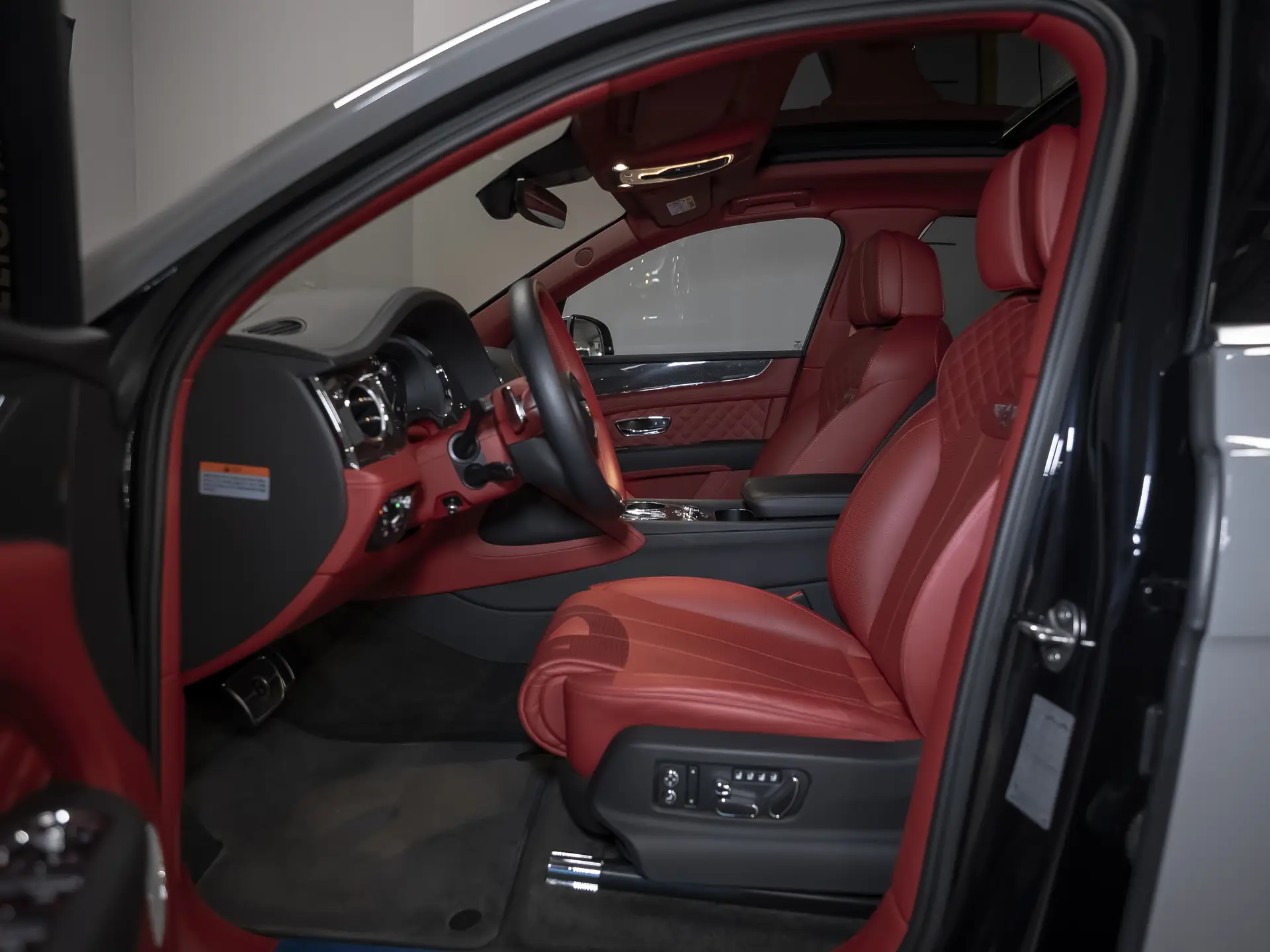 Bentley Bentayga, I Рестайлинг, 2020 купить в салоне Million Miles