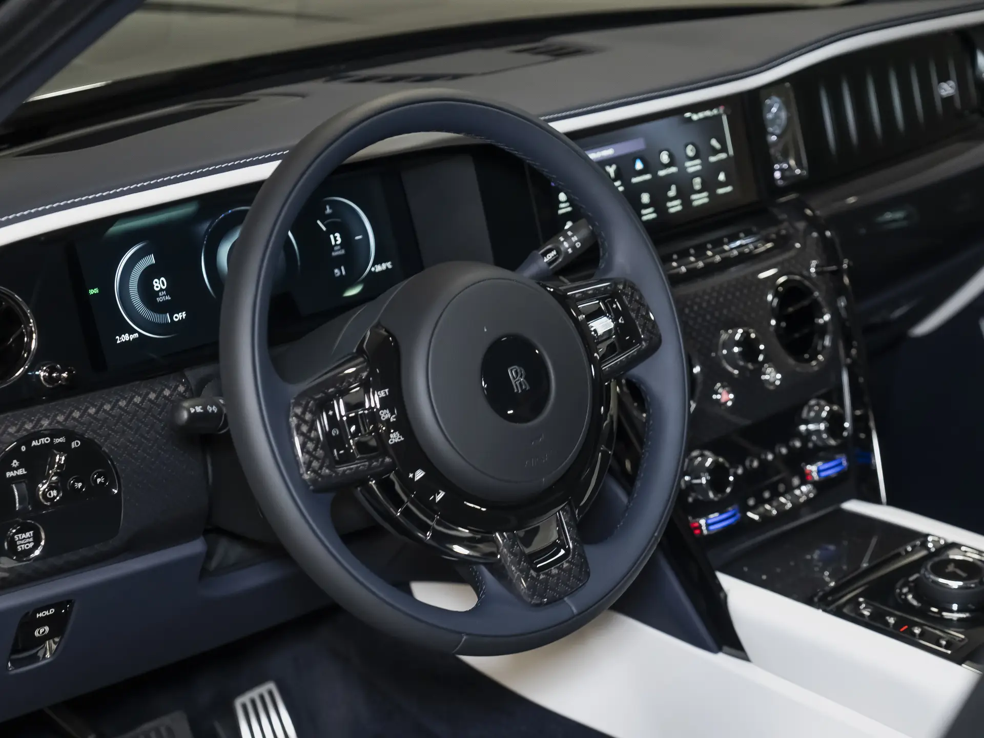 Rolls-Royce Cullinan Black Badge, I Рестайлинг, 2025 купить в салоне Million Miles