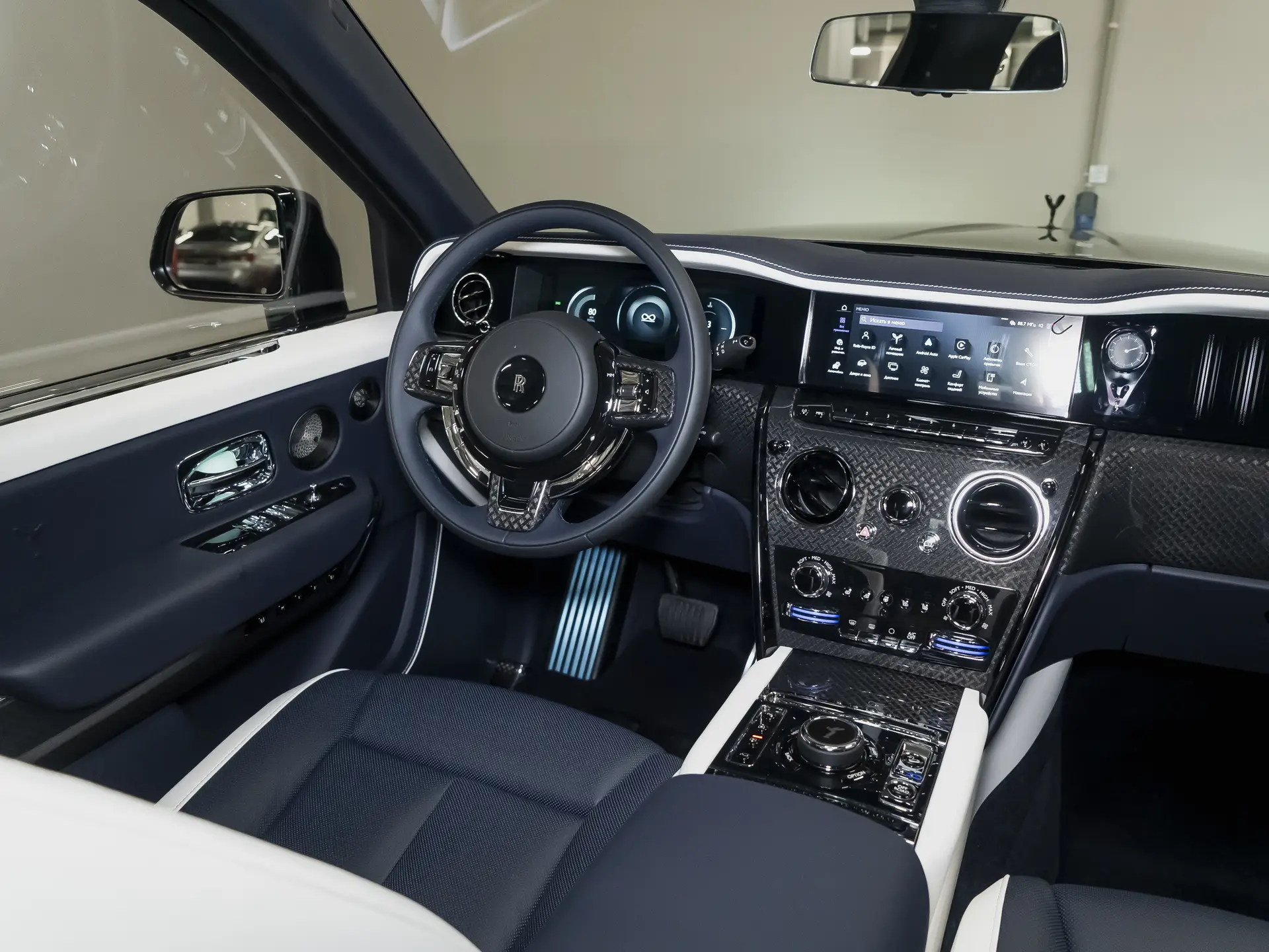 Rolls-Royce Cullinan Black Badge, I Рестайлинг, 2025 купить в салоне Million Miles