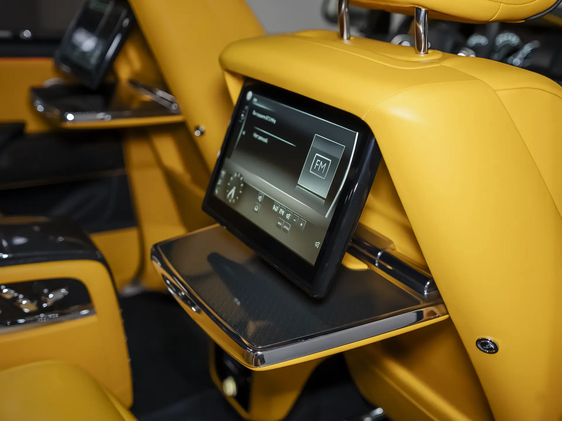 Rolls-Royce Cullinan Black Badge, I, 2022 купить в салоне Million Miles