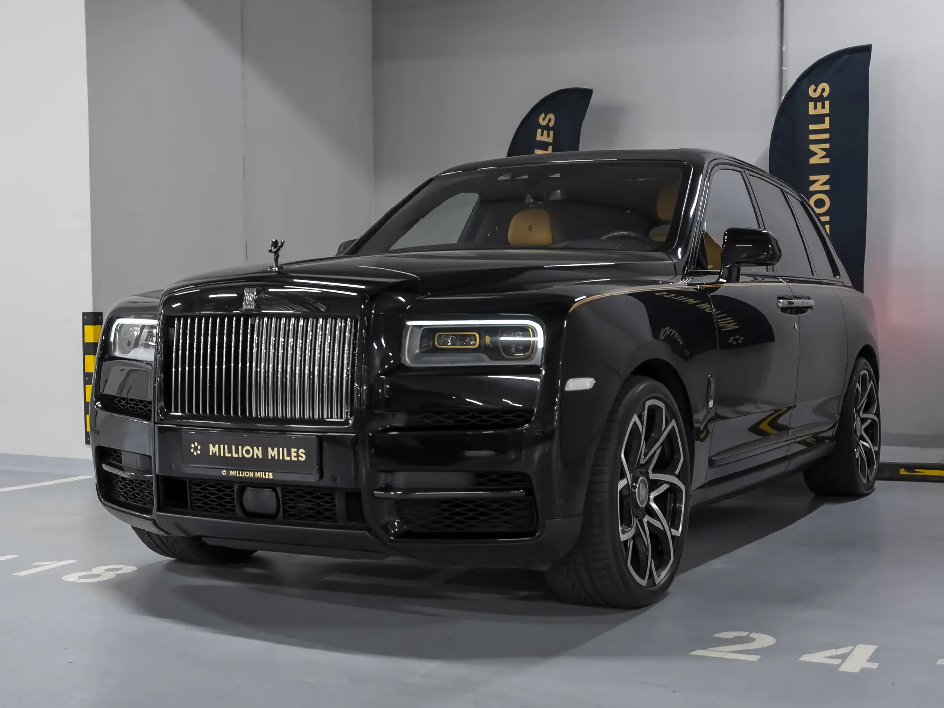 Rolls-Royce Cullinan Black Badge, I, 2022 купить в салоне Million Miles