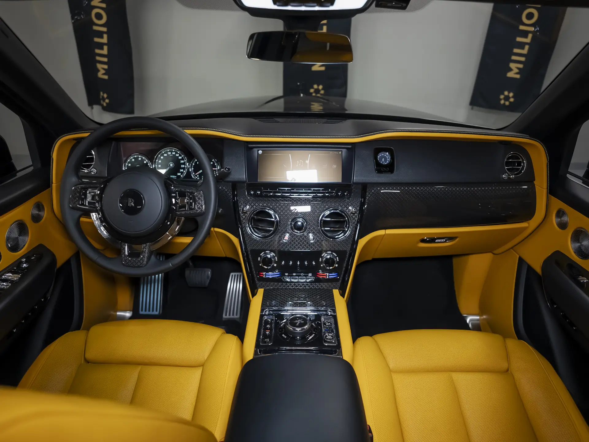 Rolls-Royce Cullinan Black Badge, I, 2022 купить в салоне Million Miles