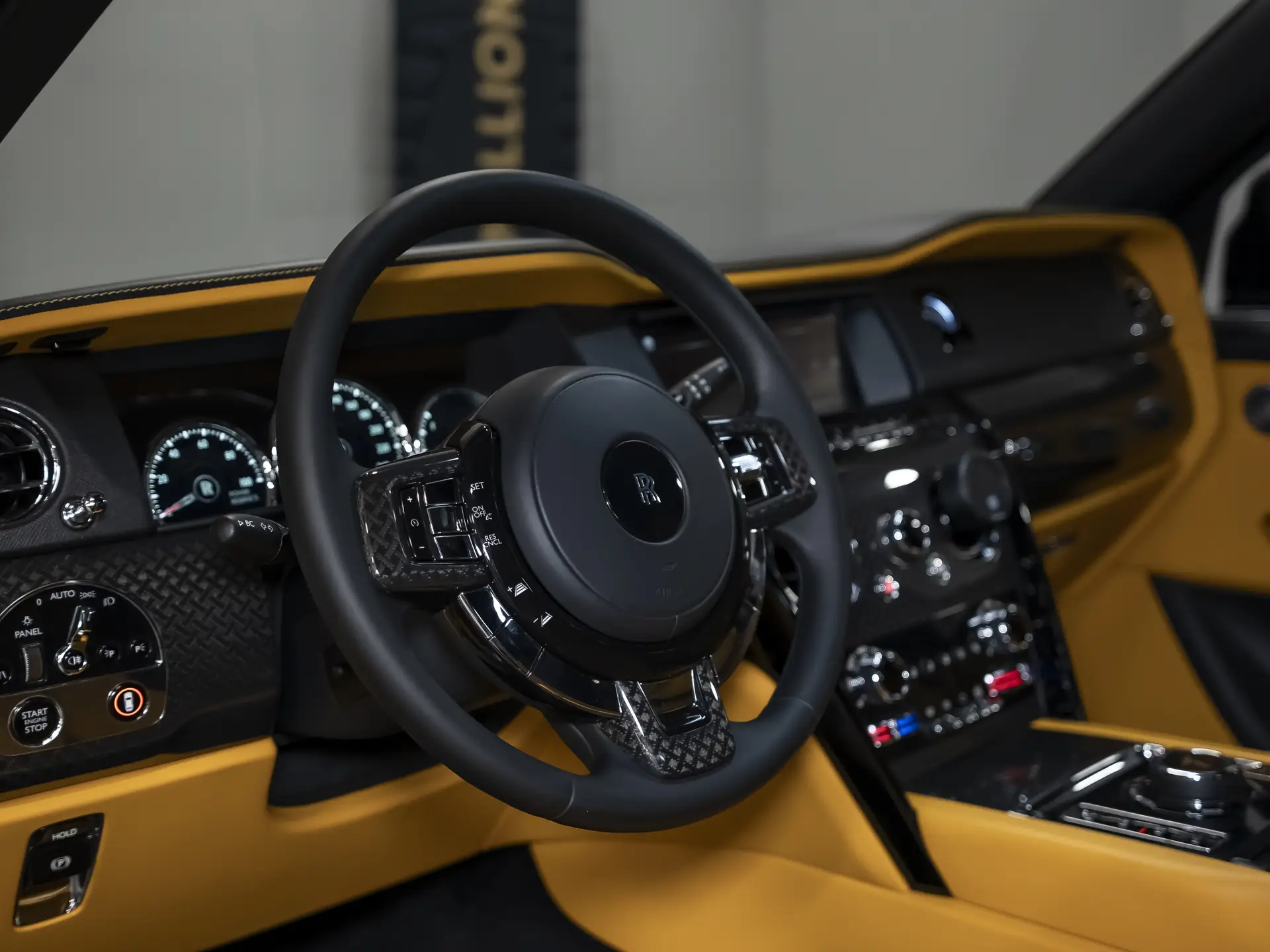 Rolls-Royce Cullinan Black Badge, I, 2022 купить в салоне Million Miles