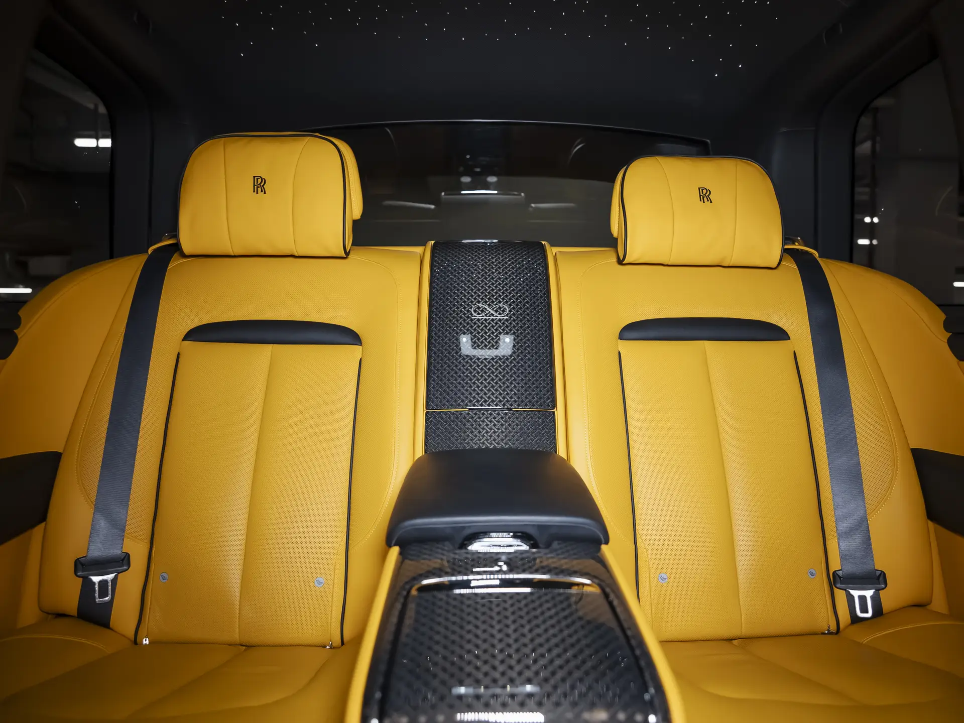 Rolls-Royce Cullinan Black Badge, I, 2022 купить в салоне Million Miles