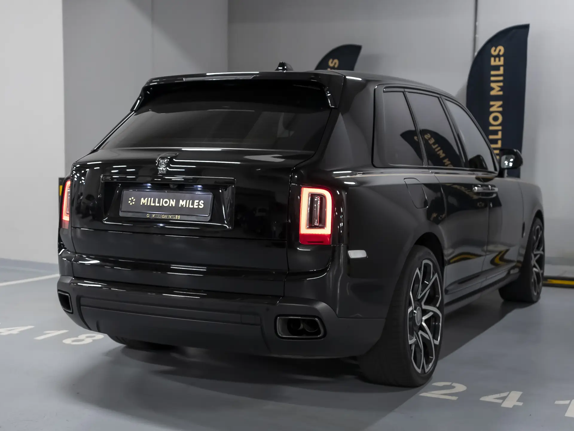 Rolls-Royce Cullinan Black Badge, I, 2022 купить в салоне Million Miles