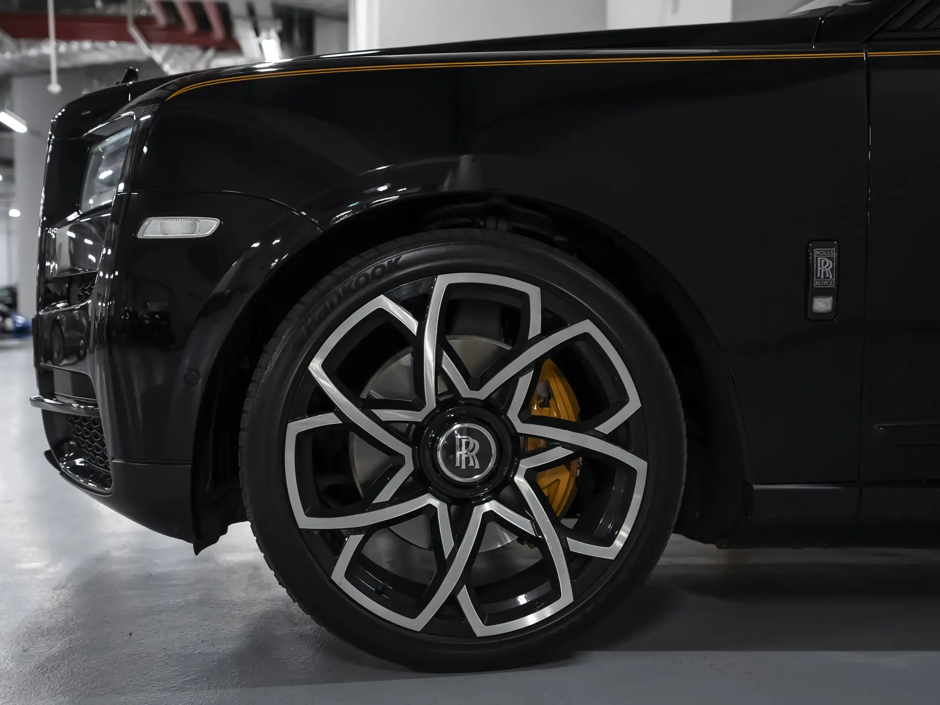 Rolls-Royce Cullinan Black Badge, I, 2022 купить в салоне Million Miles