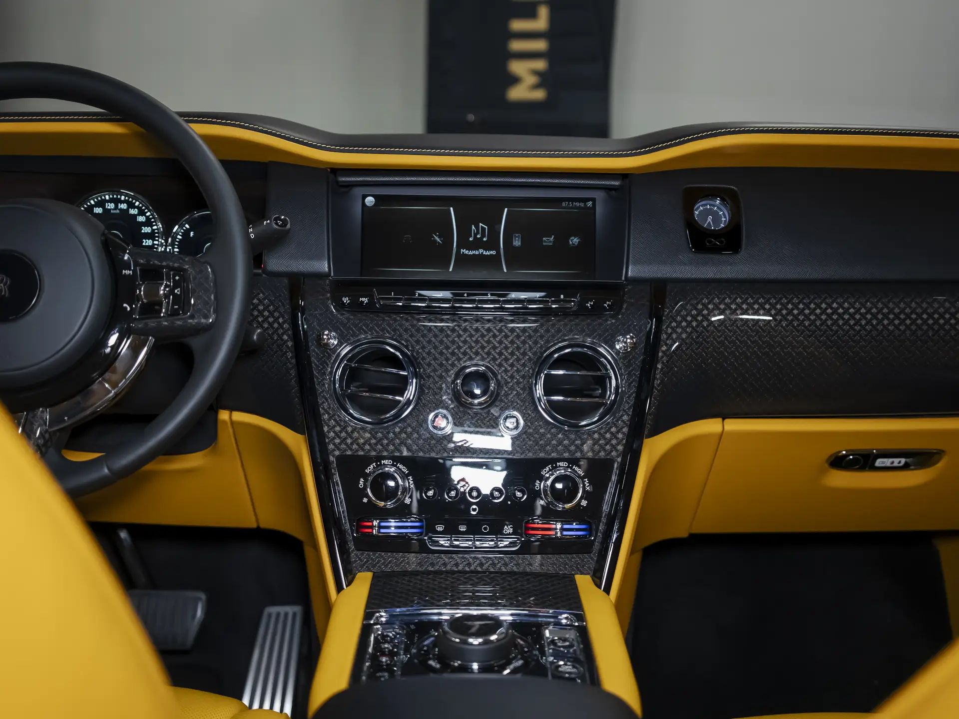 Rolls-Royce Cullinan Black Badge, I, 2022 купить в салоне Million Miles