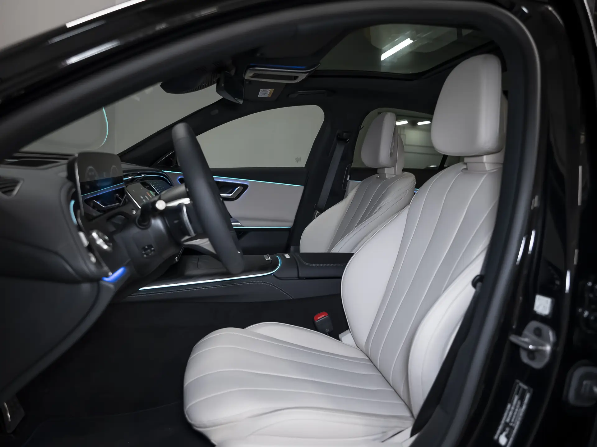 Mercedes-Benz E-Класс 220, VI (W214, S214), 2025 купить в салоне Million Miles