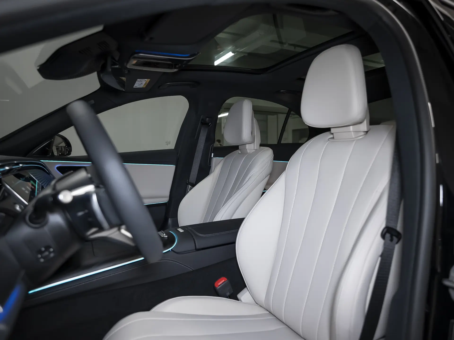 Mercedes-Benz E-Класс 220, VI (W214, S214), 2025 купить в салоне Million Miles