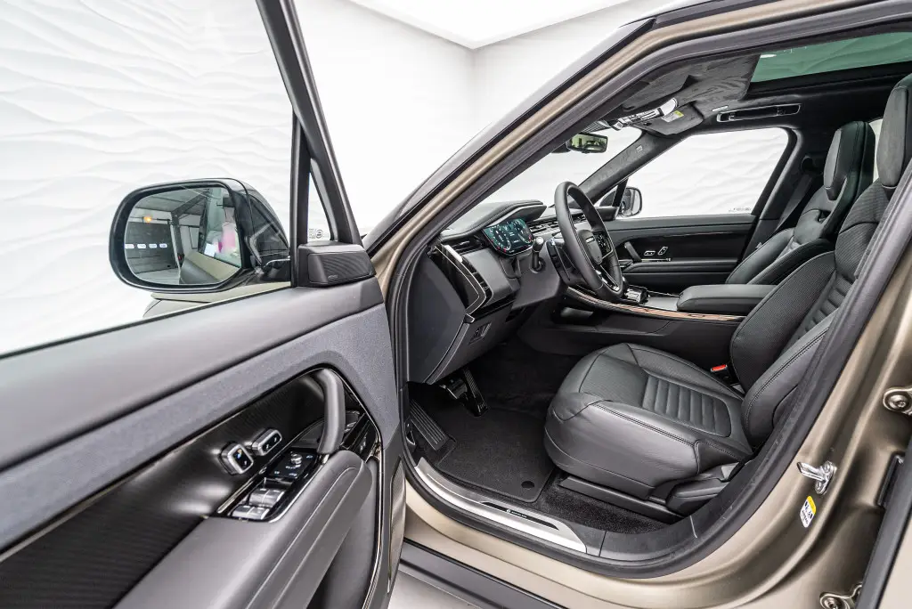 Land Rover Range Rover Sport, III, 2025 купить в салоне Million Miles