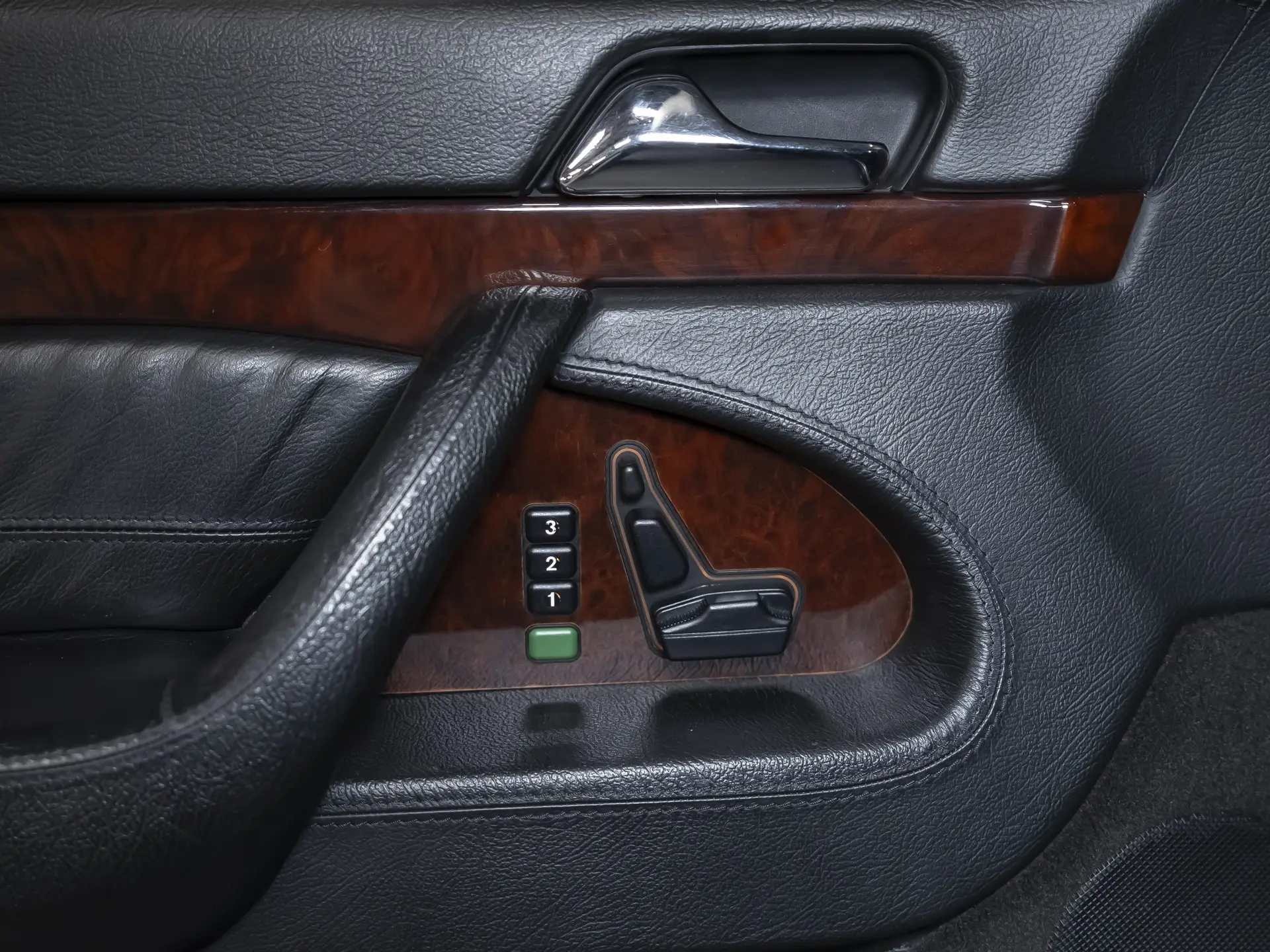 Mercedes-Benz S-Класс, III (W140) Рестайлинг, 1998 купить в салоне Million Miles