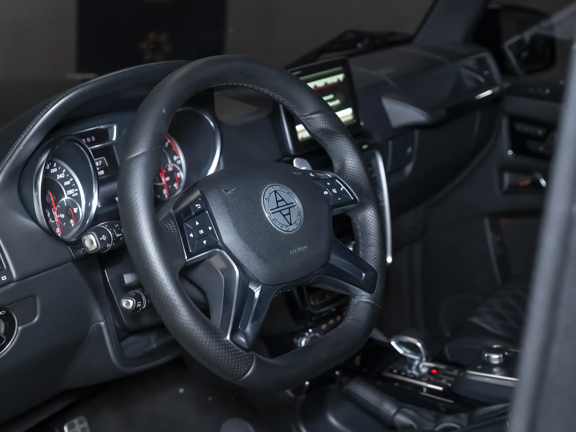 Mercedes-Benz G-Класс AMG 63 AMG, I (W463) Рестайлинг 3, 2015 купить в салоне Million Miles