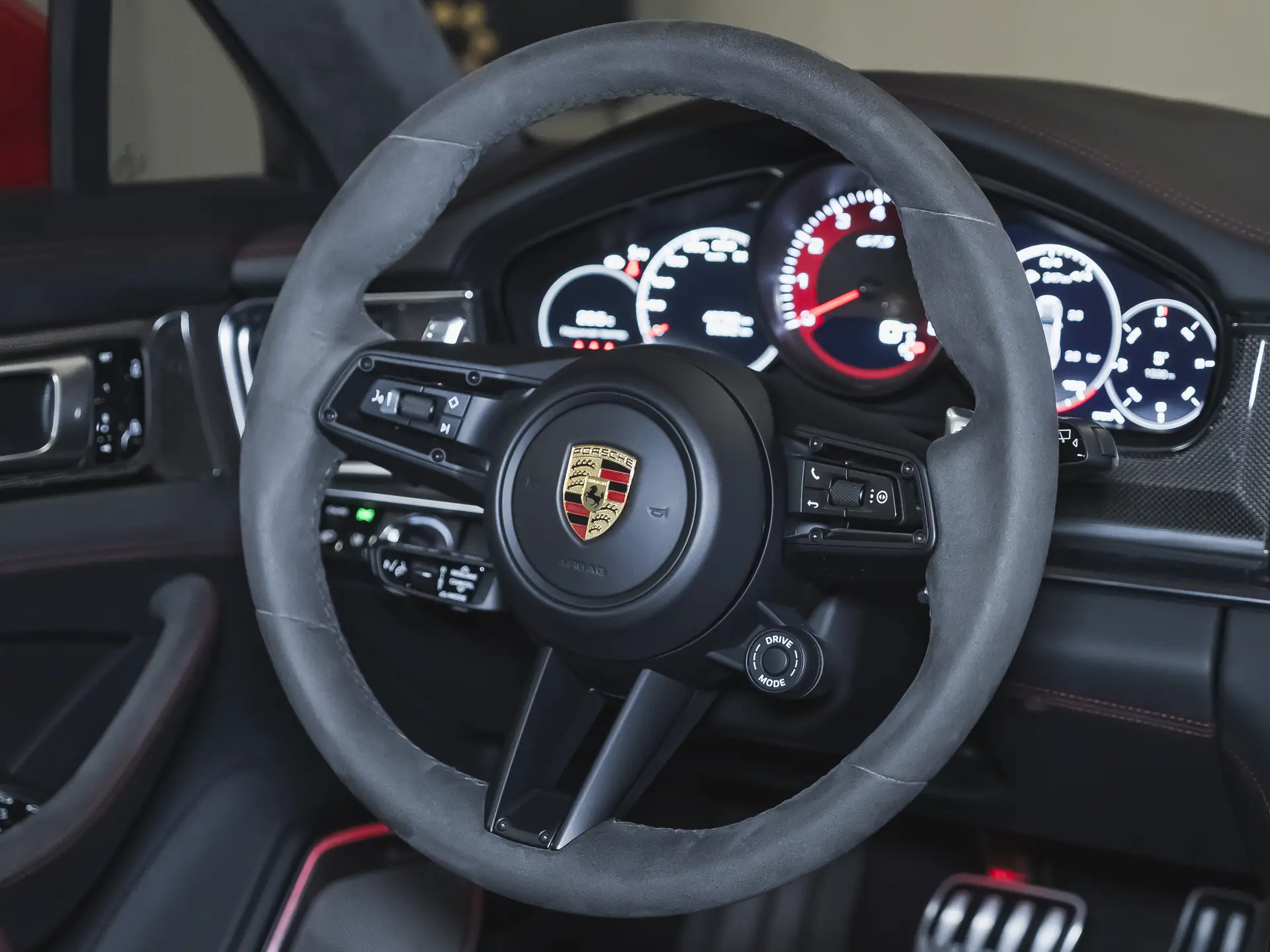 Porsche Panamera GTS Sport Turismo, II Рестайлинг, 2020 купить в салоне Million Miles