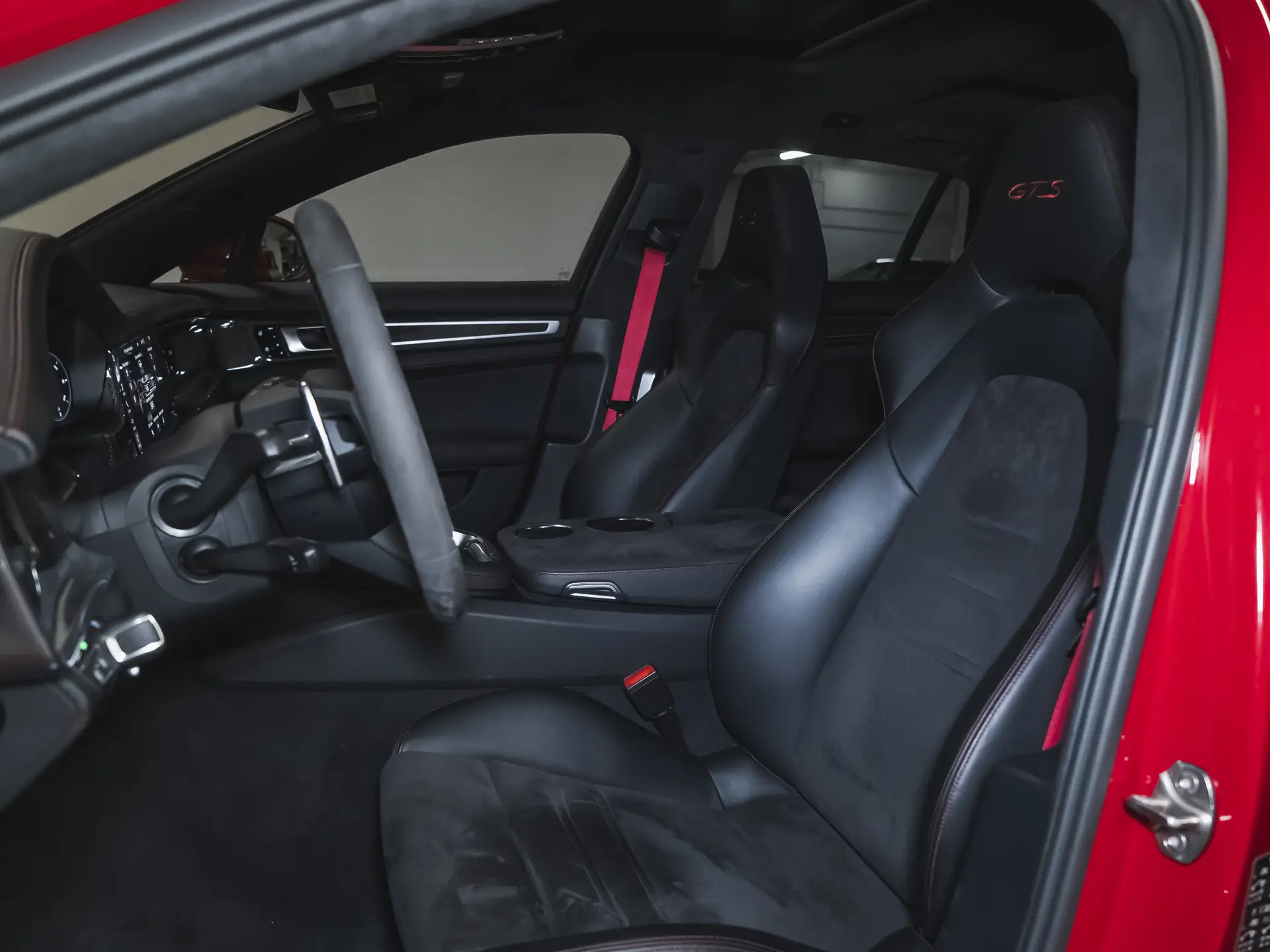 Porsche Panamera GTS Sport Turismo, II Рестайлинг, 2020 купить в салоне Million Miles