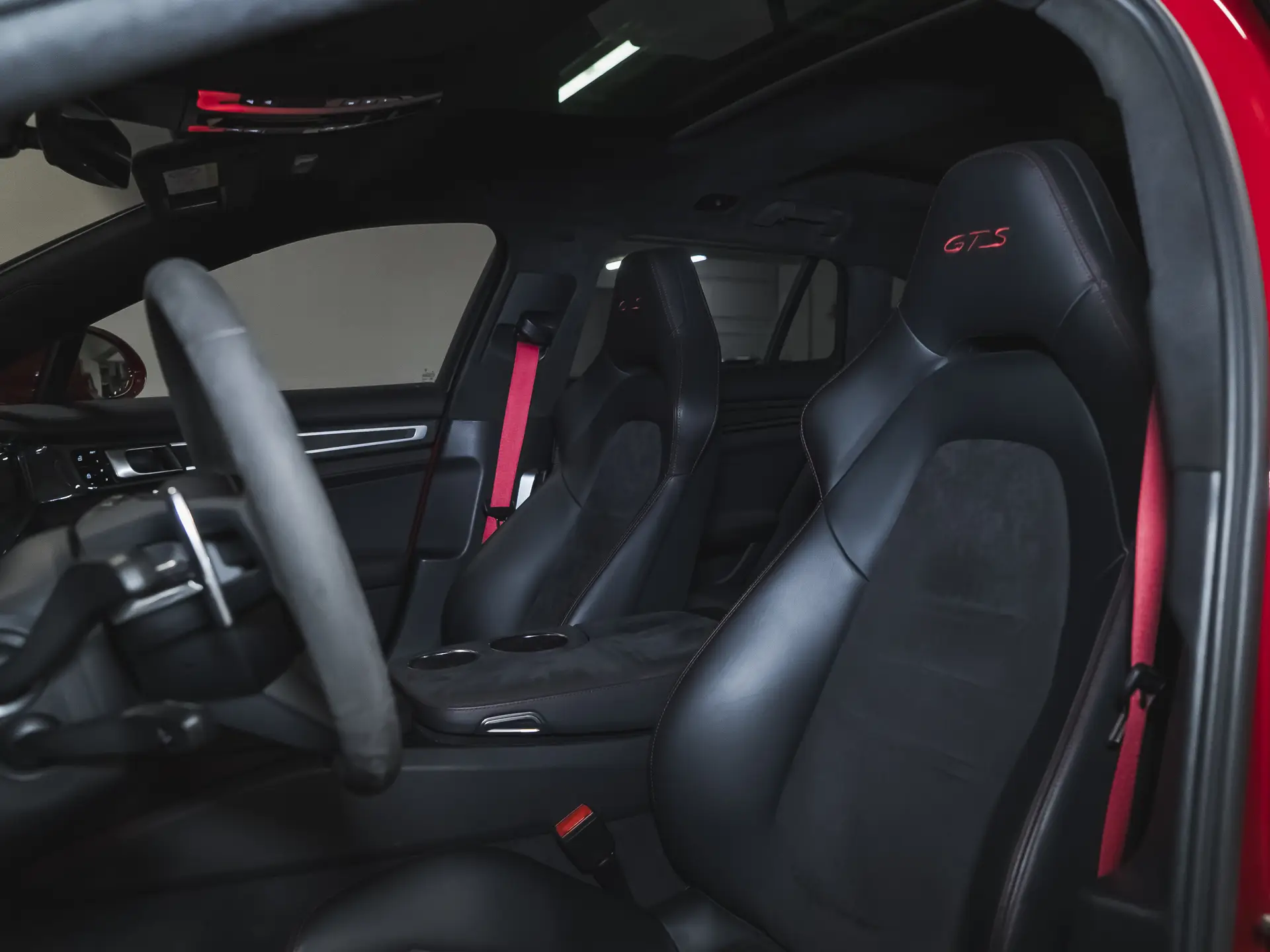 Porsche Panamera GTS Sport Turismo, II Рестайлинг, 2020 купить в салоне Million Miles