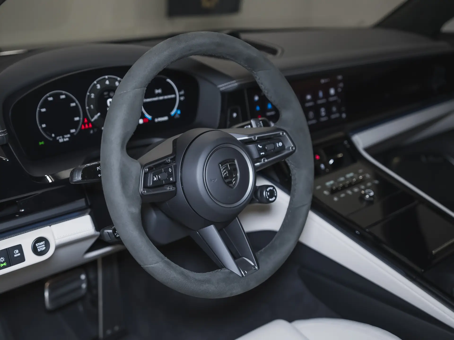 Porsche Panamera Turbo S E-Hybrid, III, 2025 купить в салоне Million Miles