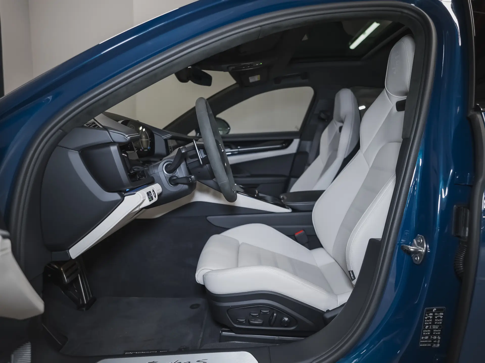 Porsche Panamera Turbo S E-Hybrid, III, 2025 купить в салоне Million Miles