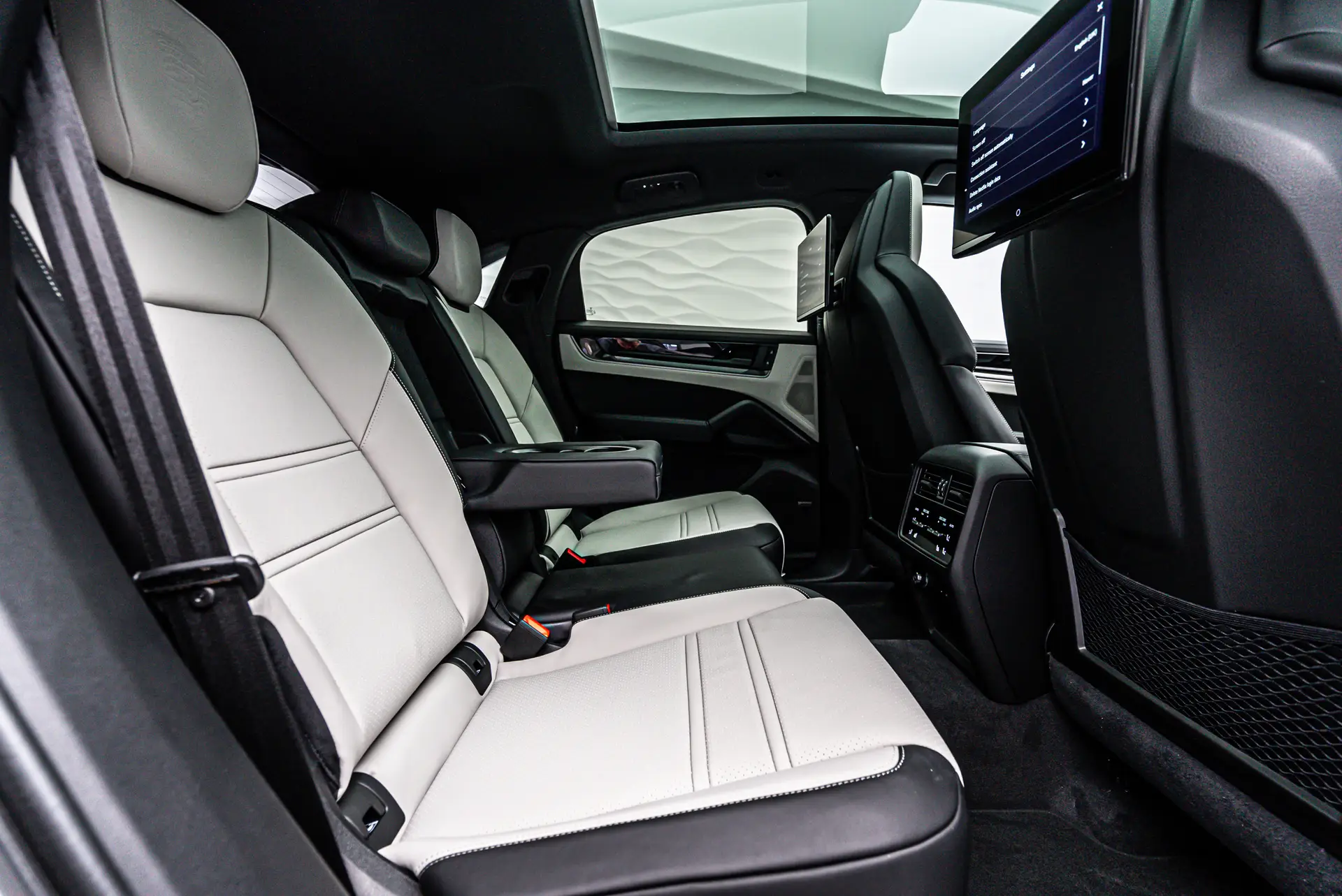 Porsche Cayenne S Coupé, III Рестайлинг, 2025 купить в салоне Million Miles