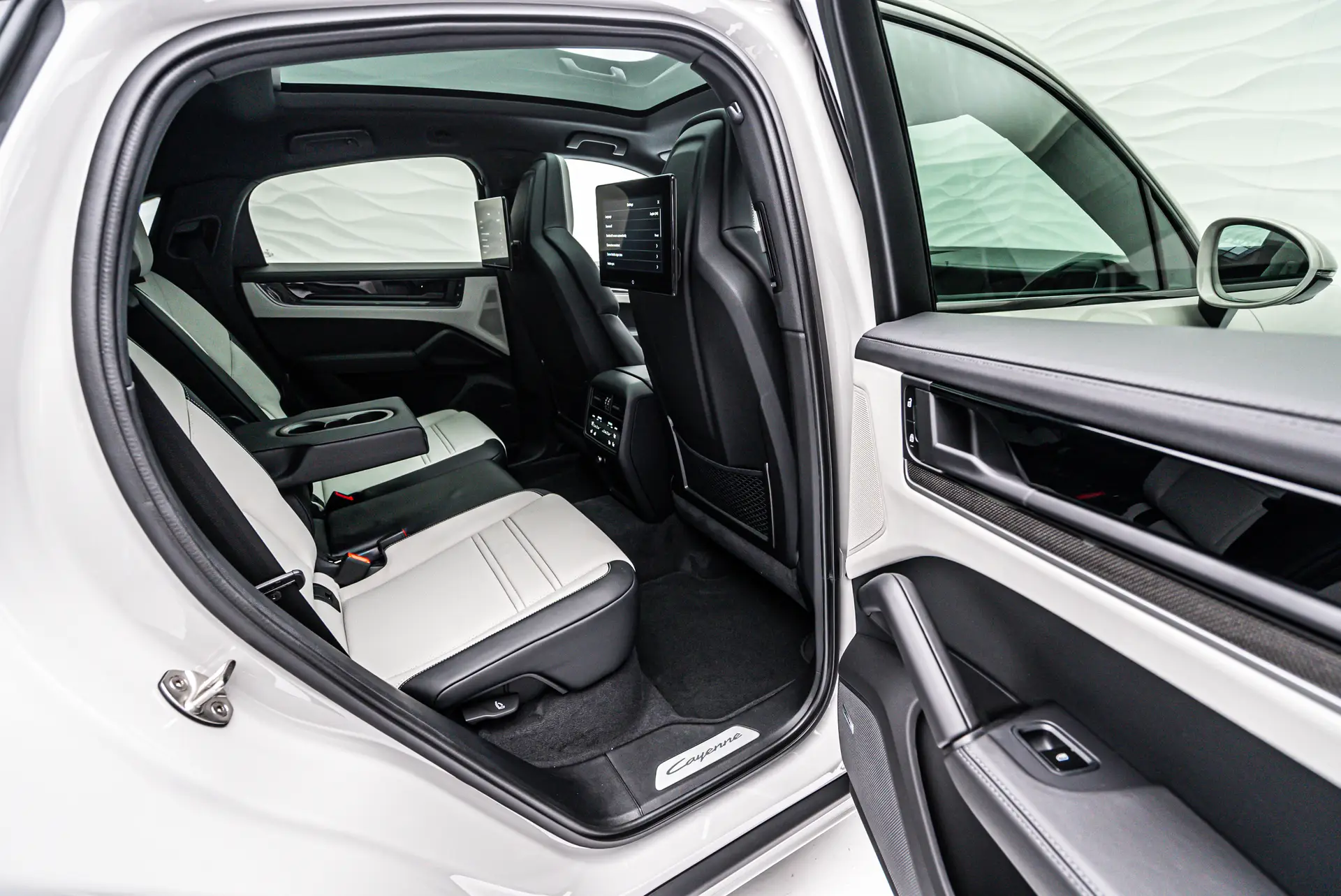 Porsche Cayenne S Coupé, III Рестайлинг, 2025 купить в салоне Million Miles