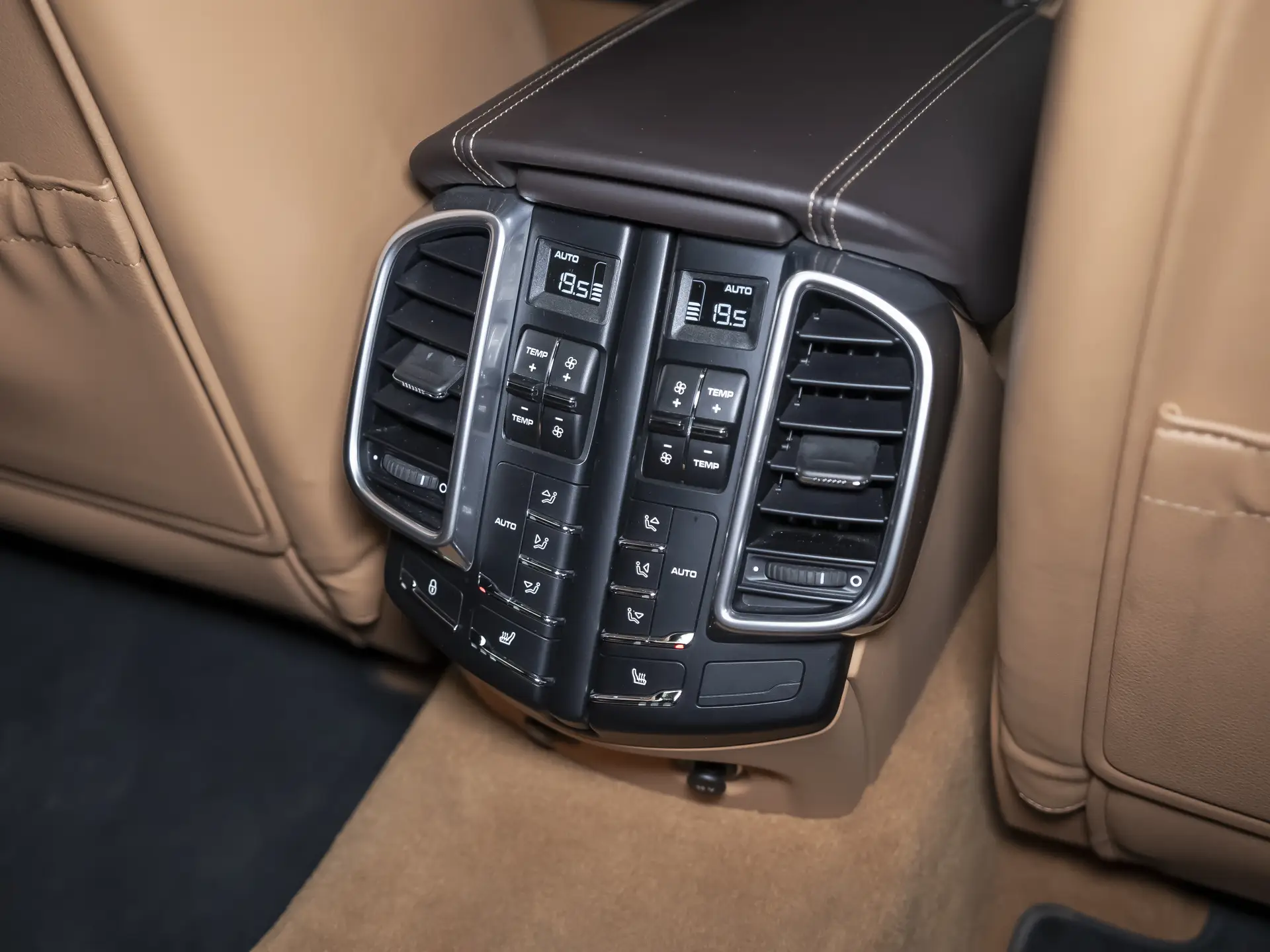 Porsche Cayenne Turbo, II (958), 2012 купить в салоне Million Miles