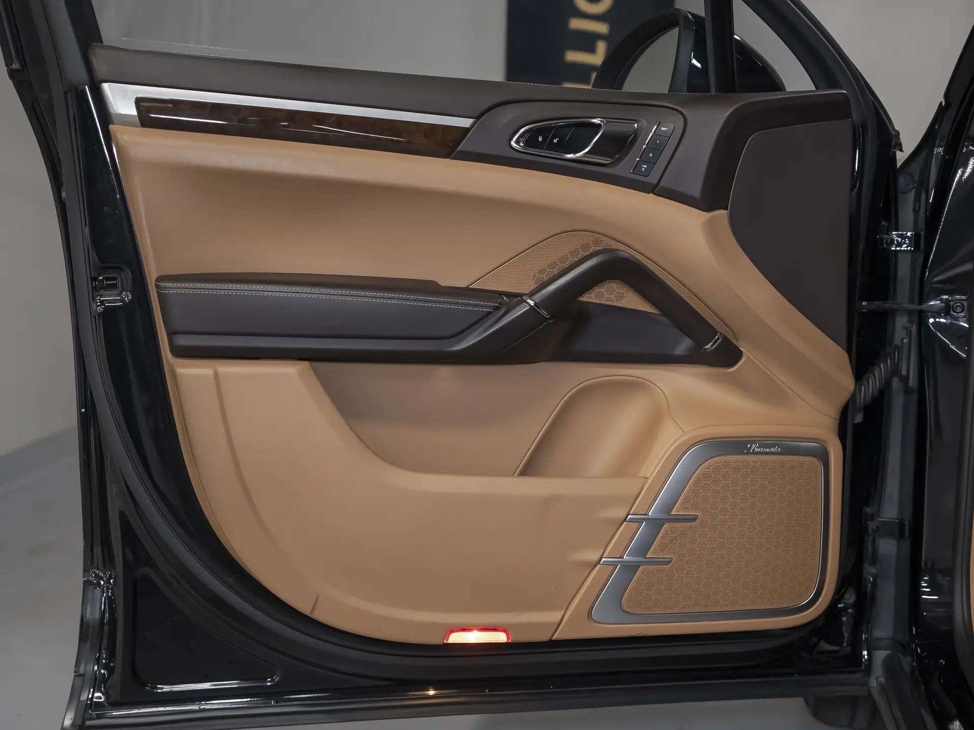 Porsche Cayenne Turbo, II (958), 2012 купить в салоне Million Miles