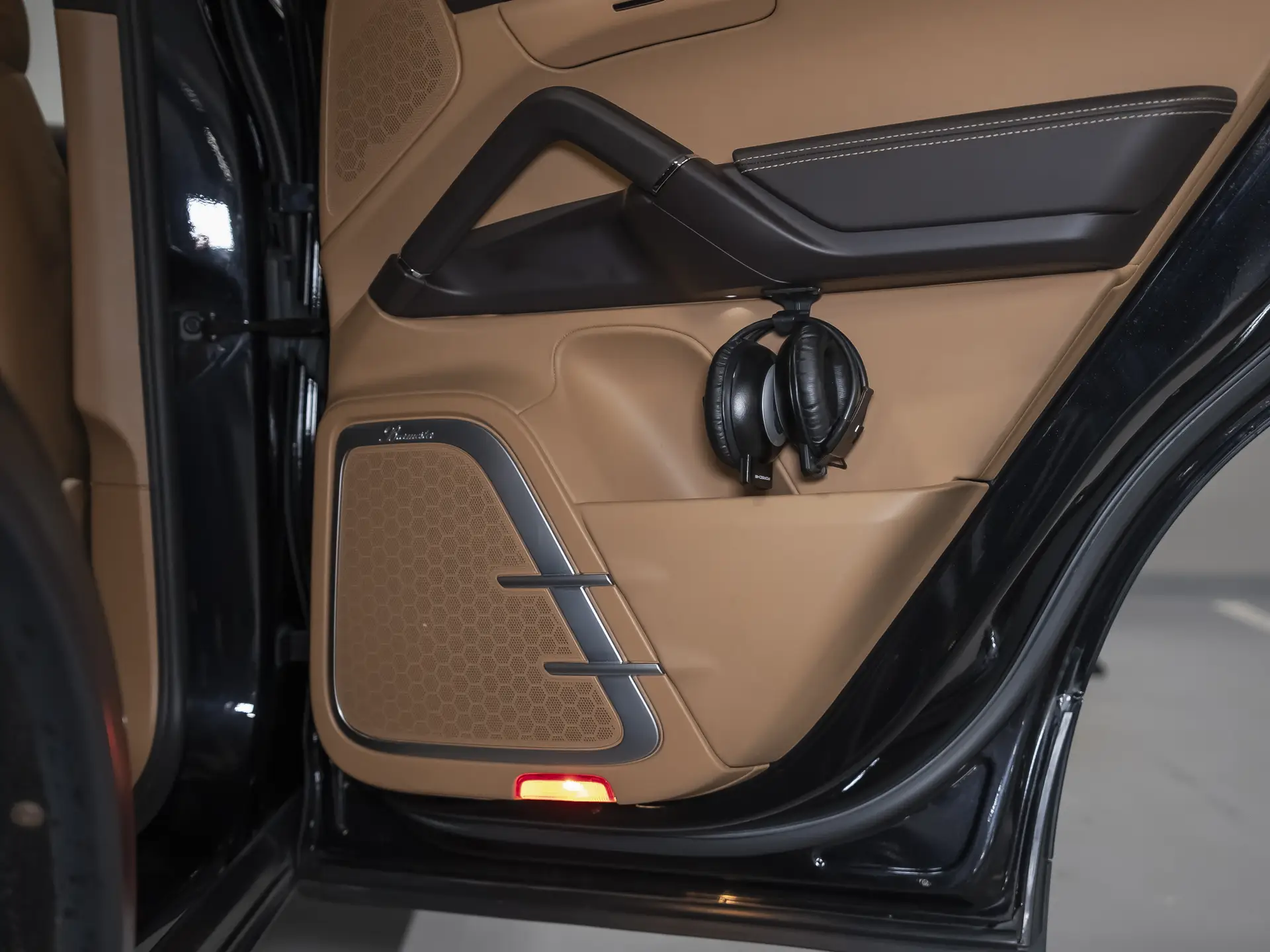 Porsche Cayenne Turbo, II (958), 2012 купить в салоне Million Miles