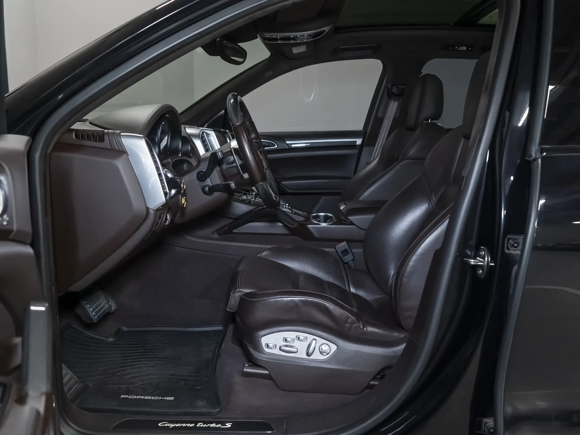 Porsche Cayenne Turbo S, II Рестайлинг (958), 2017 купить в салоне Million Miles