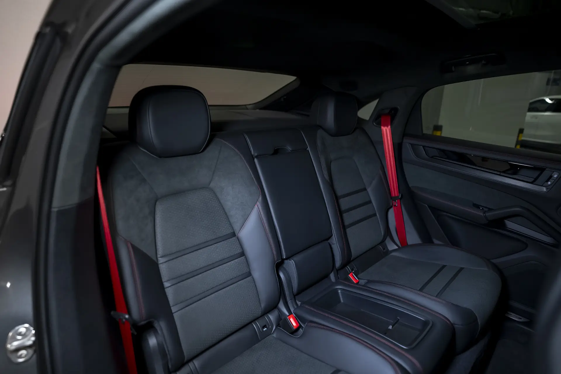 Porsche Cayenne GTS Coupé, III Рестайлинг, 2025 купить в салоне Million Miles