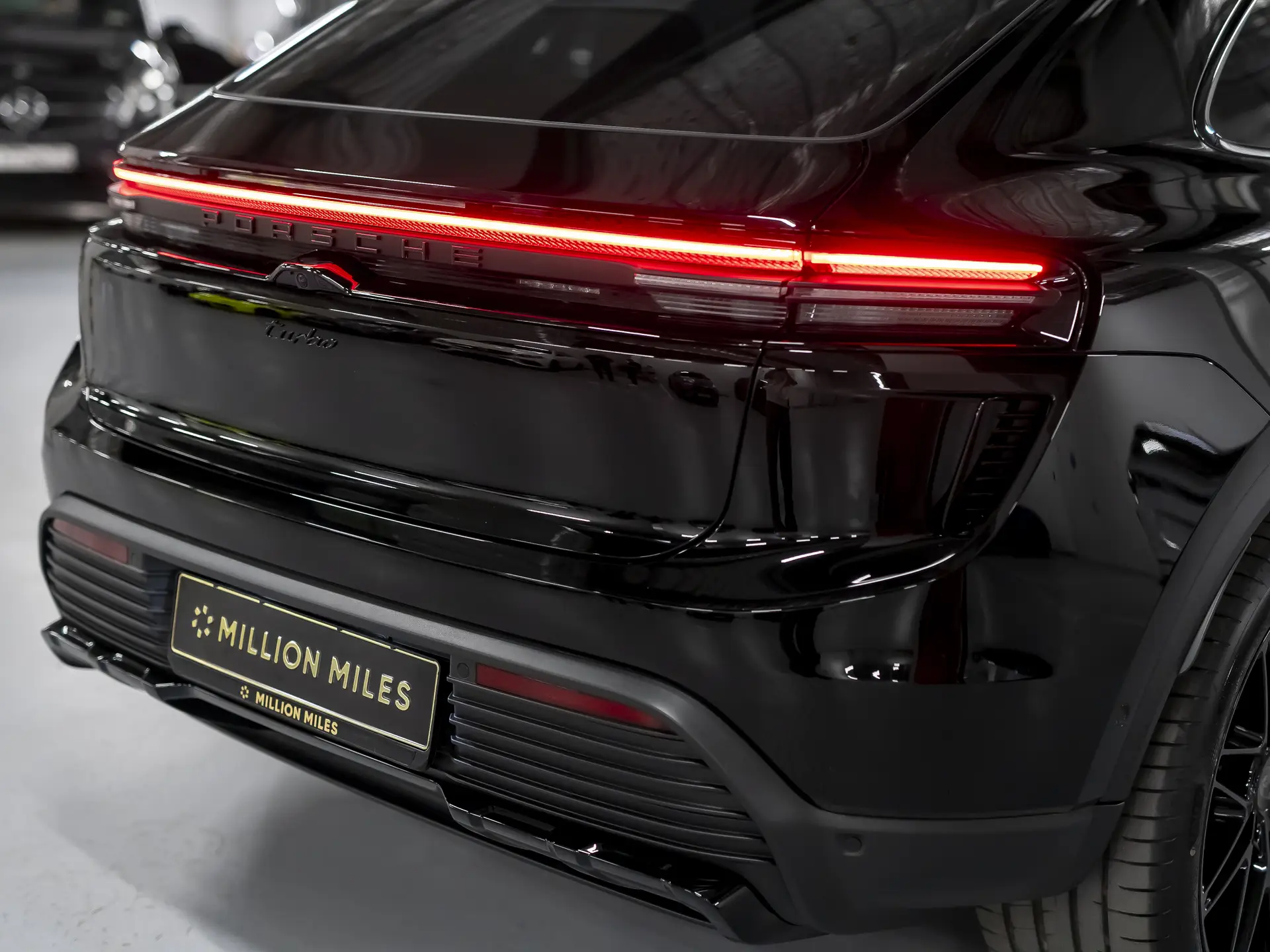 Porsche Macan Turbo, II, 2024 купить в салоне Million Miles