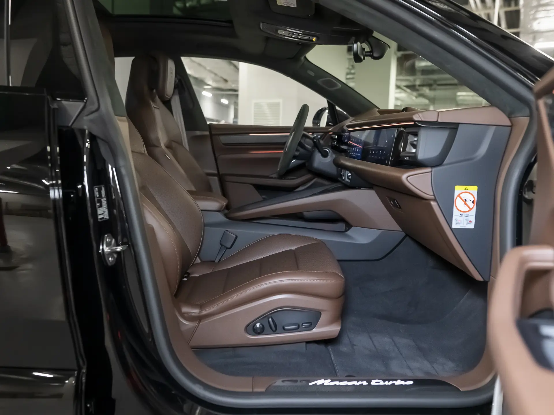 Porsche Macan Turbo, II, 2024 купить в салоне Million Miles