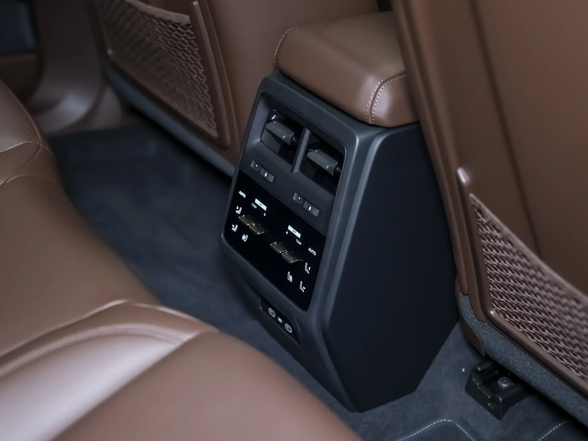 Porsche Macan Turbo, II, 2024 купить в салоне Million Miles