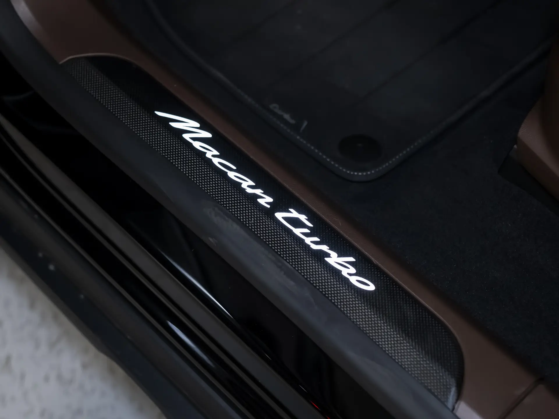 Porsche Macan Turbo, II, 2024 купить в салоне Million Miles