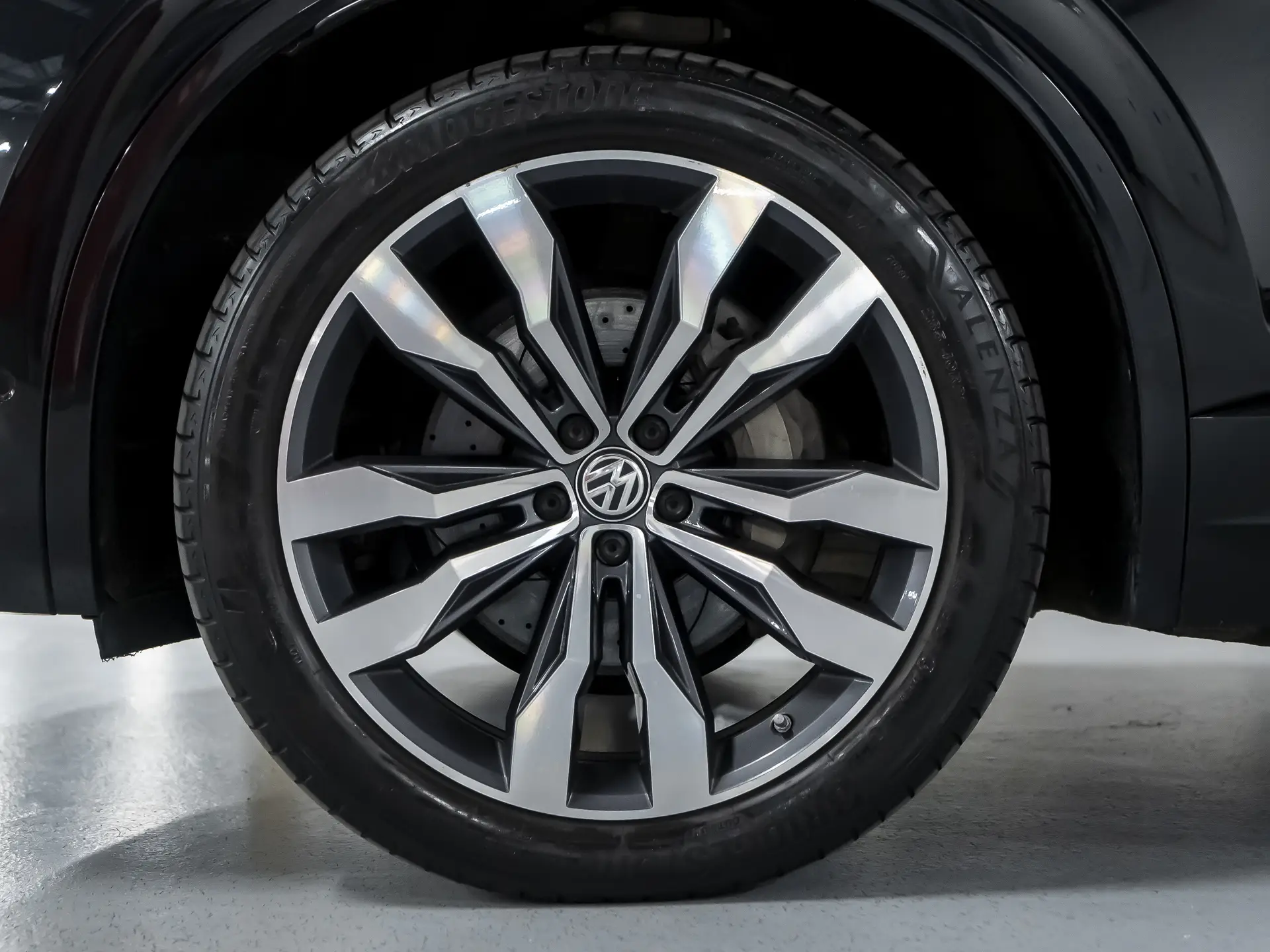 Volkswagen Touareg, III, 2019 купить в салоне Million Miles