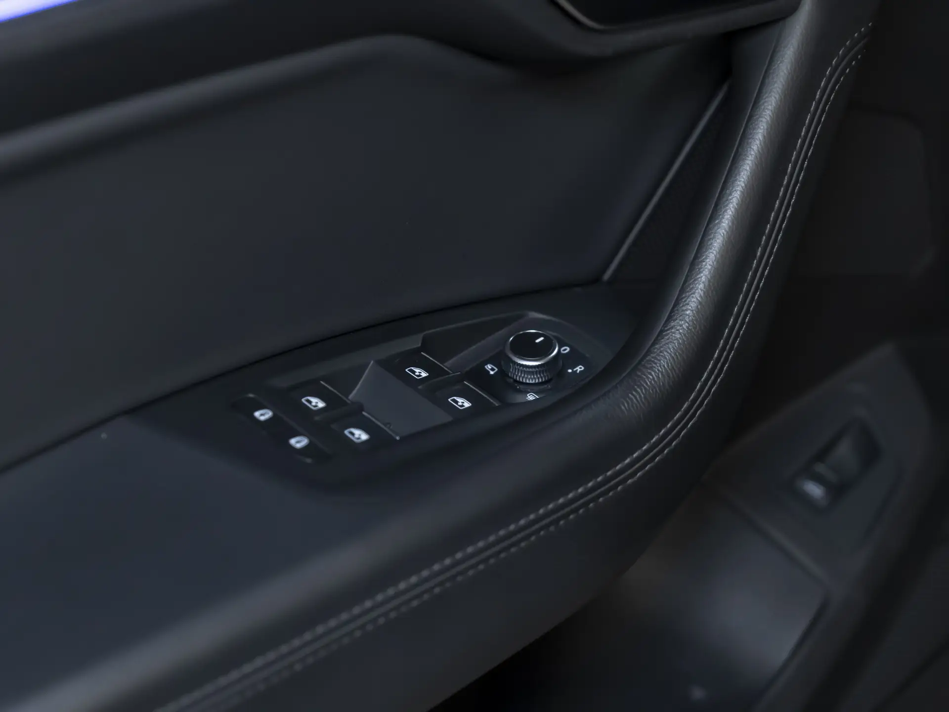 Volkswagen Touareg, III, 2019 купить в салоне Million Miles