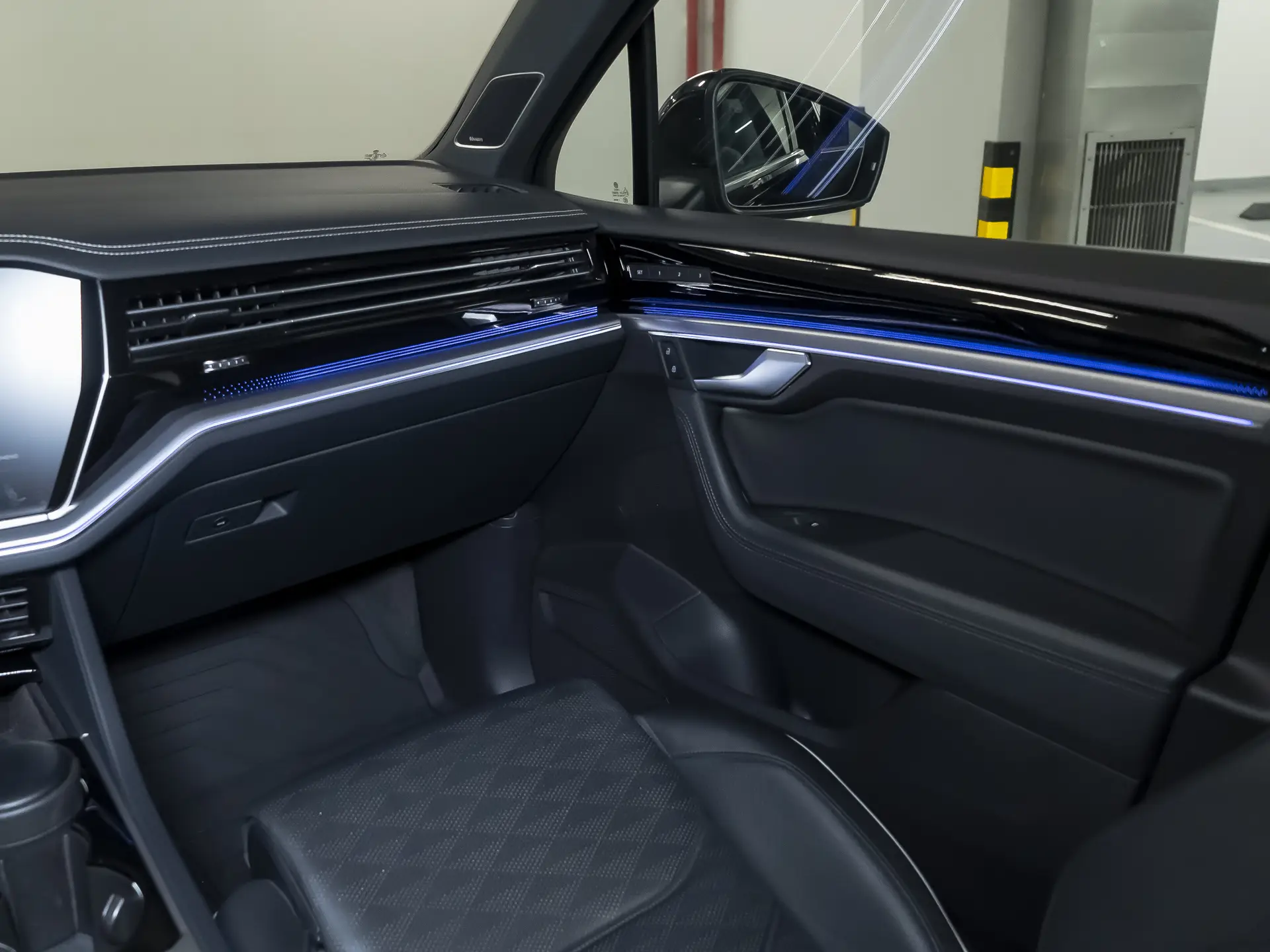 Volkswagen Touareg, III, 2019 купить в салоне Million Miles