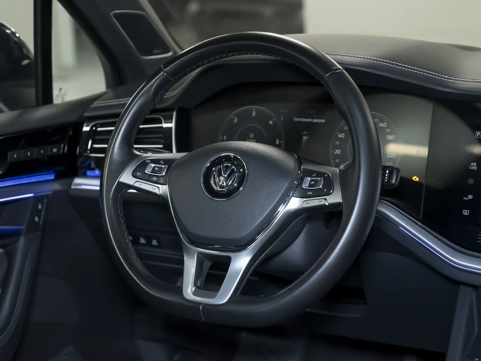 Volkswagen Touareg, III, 2019 купить в салоне Million Miles