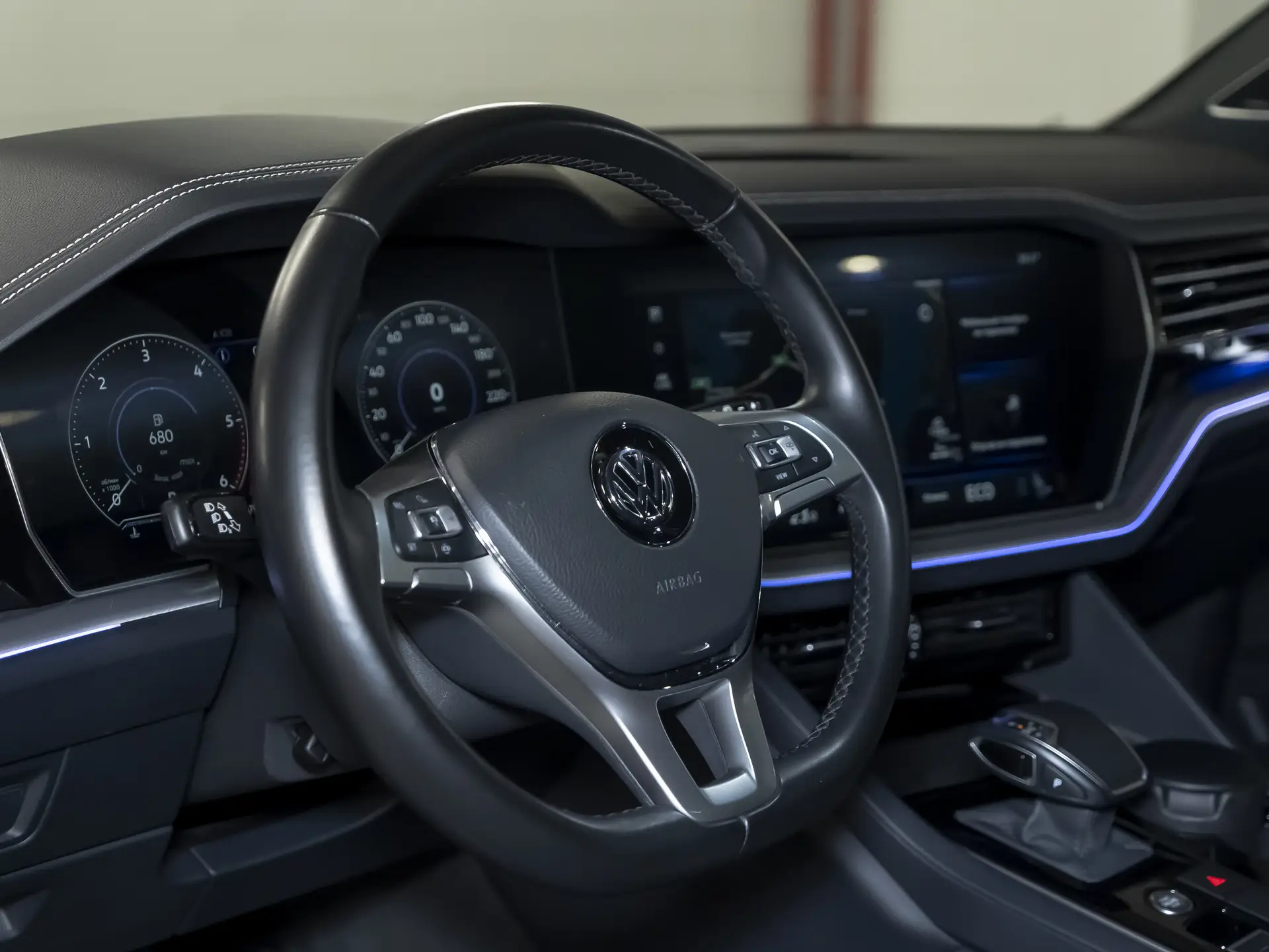 Volkswagen Touareg, III, 2019 купить в салоне Million Miles