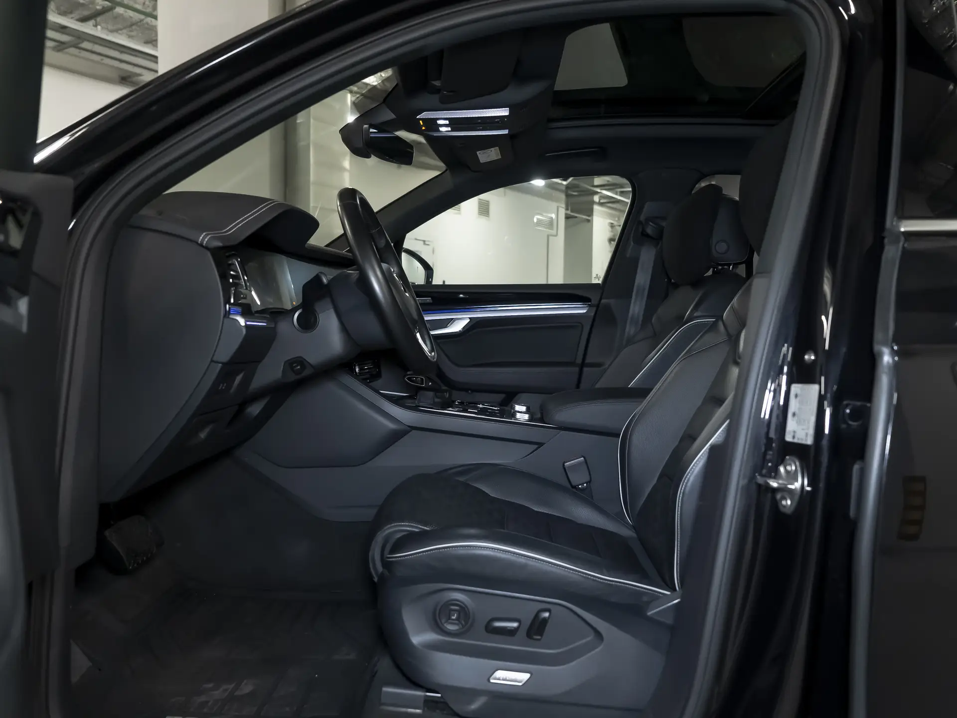 Volkswagen Touareg, III, 2019 купить в салоне Million Miles