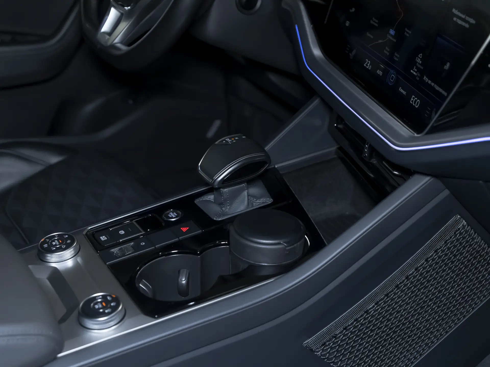 Volkswagen Touareg, III, 2019 купить в салоне Million Miles