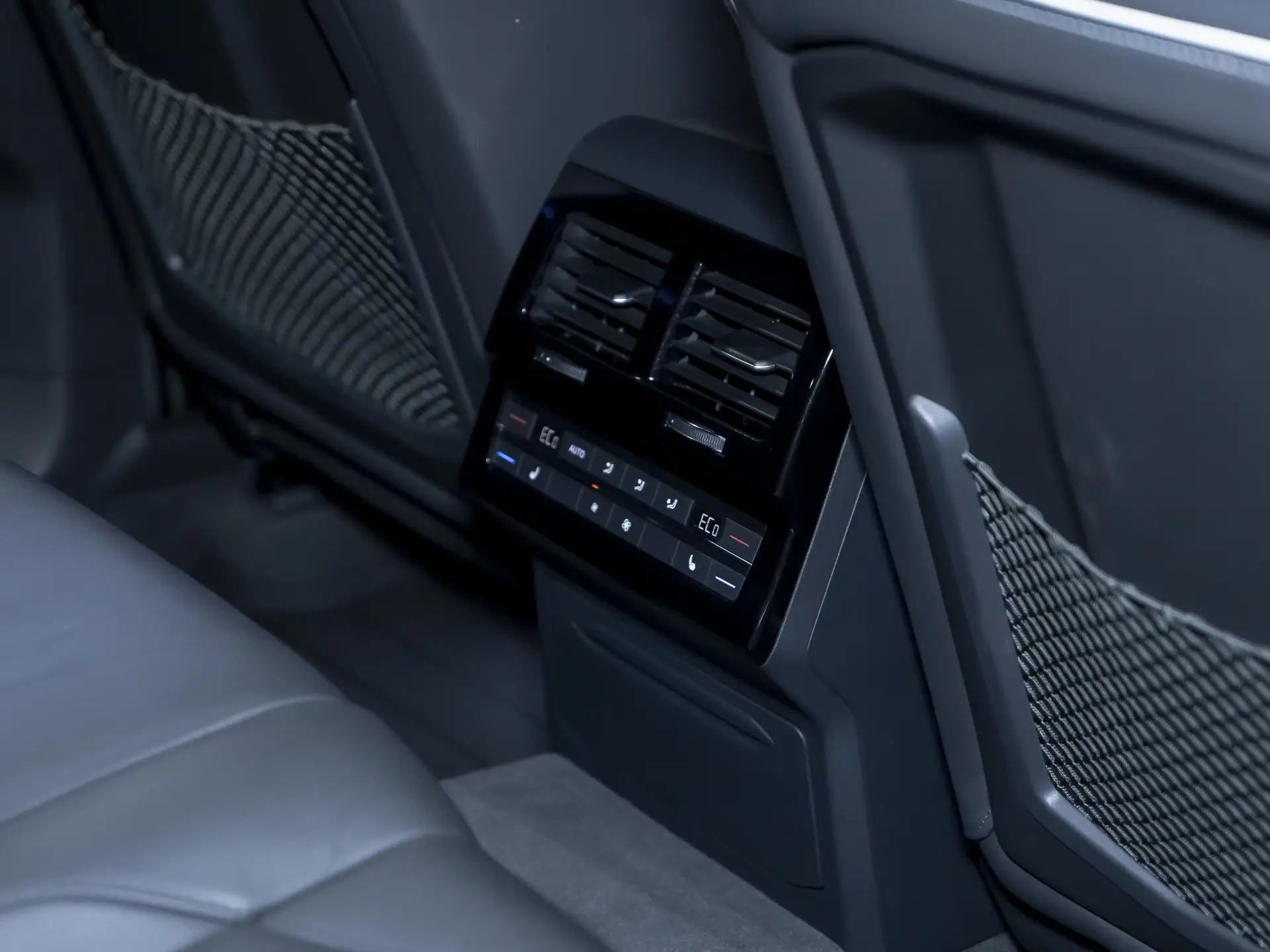 Volkswagen Touareg, III, 2019 купить в салоне Million Miles