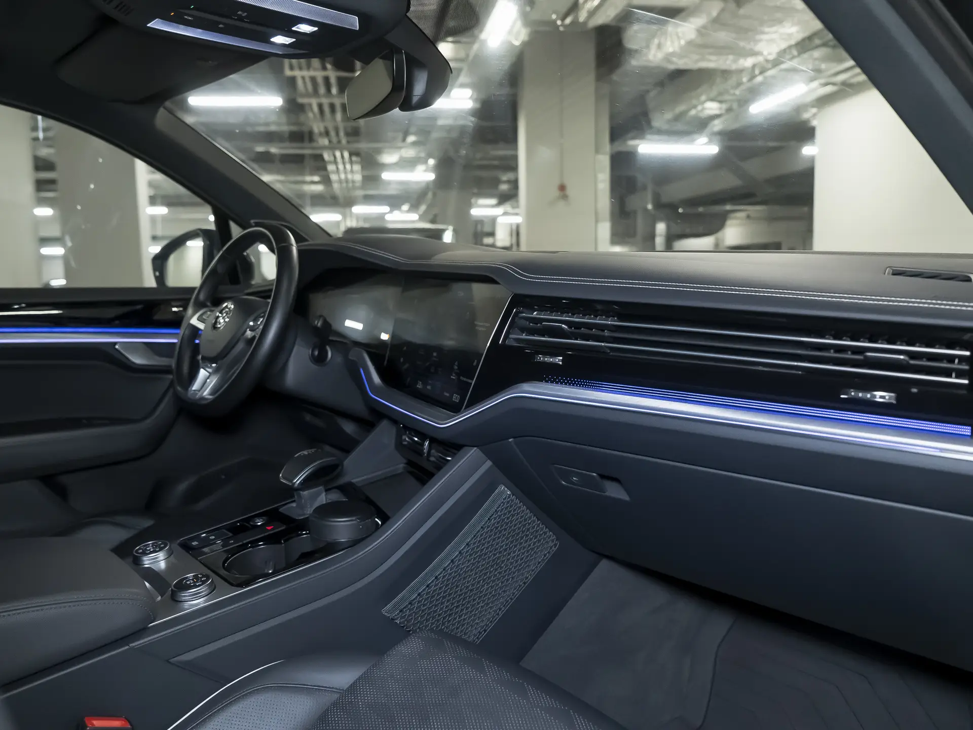 Volkswagen Touareg, III, 2019 купить в салоне Million Miles