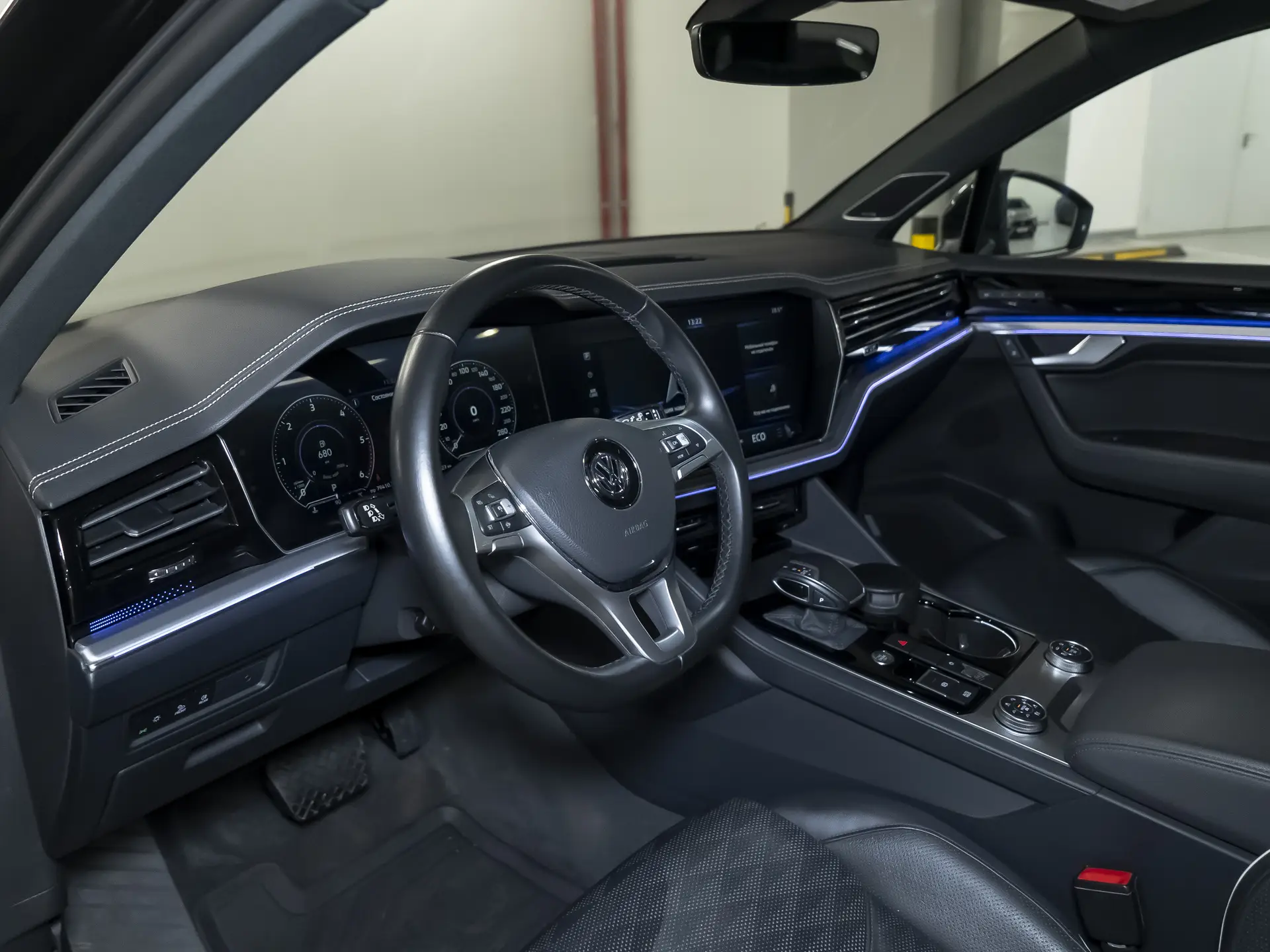 Volkswagen Touareg, III, 2019 купить в салоне Million Miles