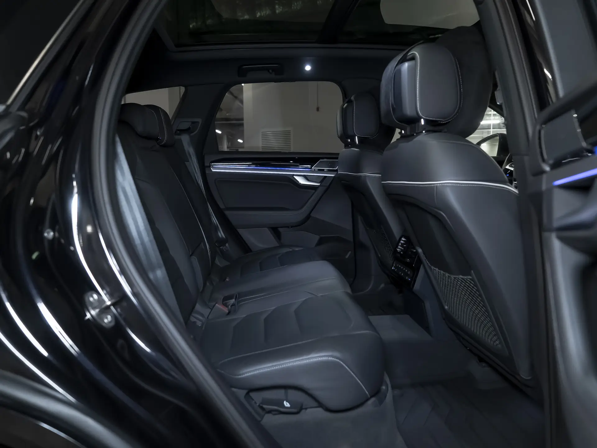 Volkswagen Touareg, III, 2019 купить в салоне Million Miles