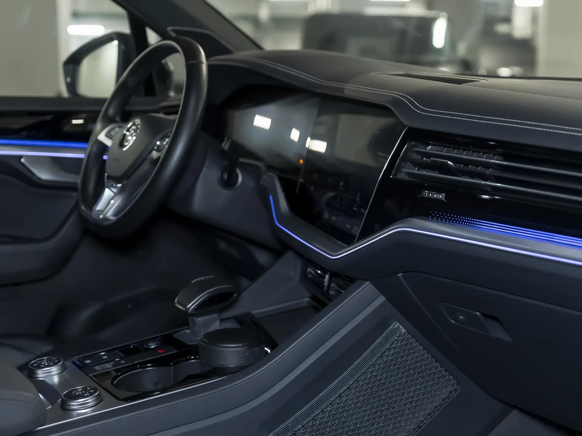 Volkswagen Touareg, III, 2019 купить в салоне Million Miles