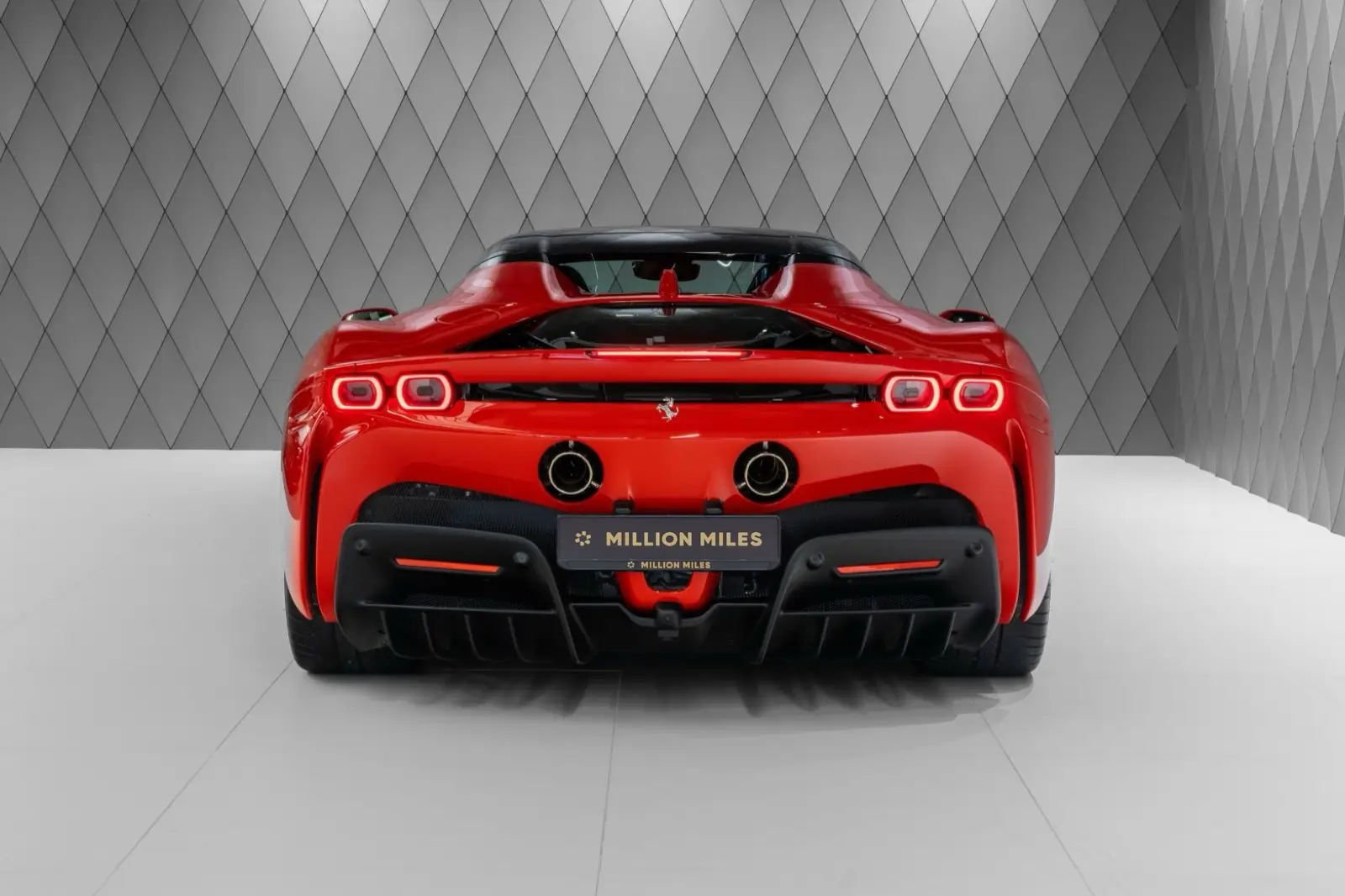 Ferrari SF90 Stradale Spider, I, 2025 купить в салоне Million Miles