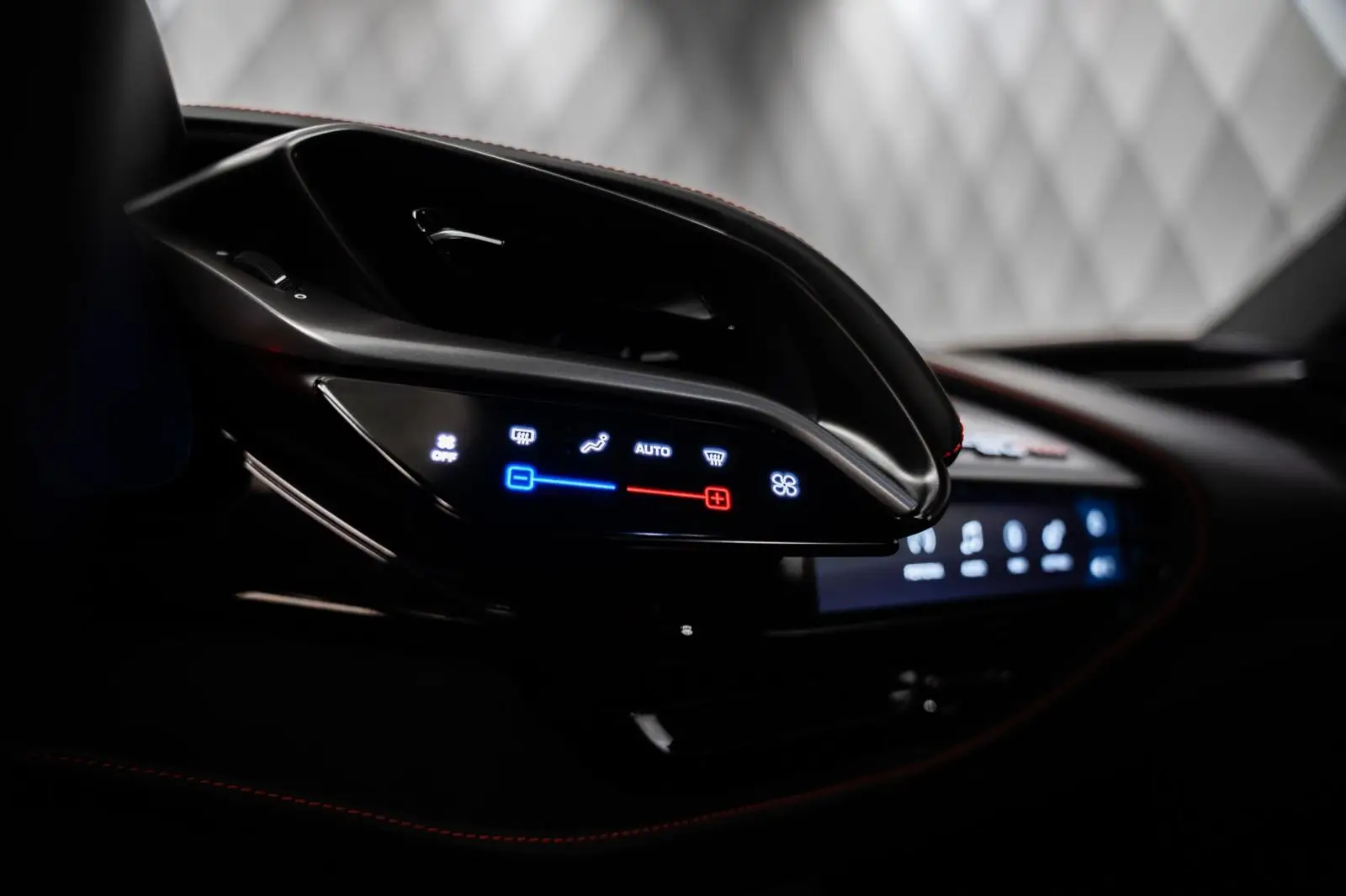 Ferrari SF90 Stradale Spider, I, 2025 купить в салоне Million Miles