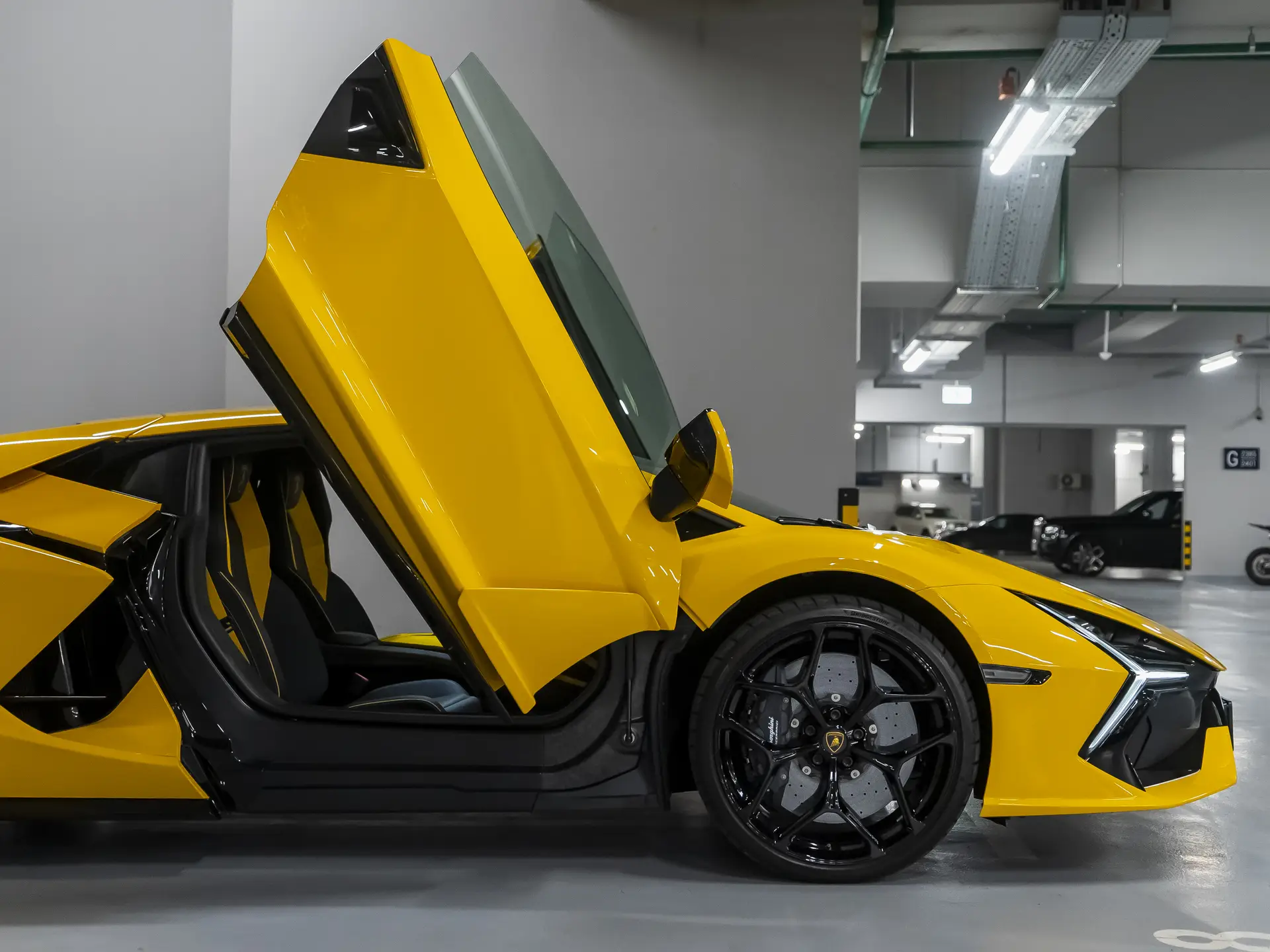 Lamborghini Revuelto, I, 2025 купить в салоне Million Miles